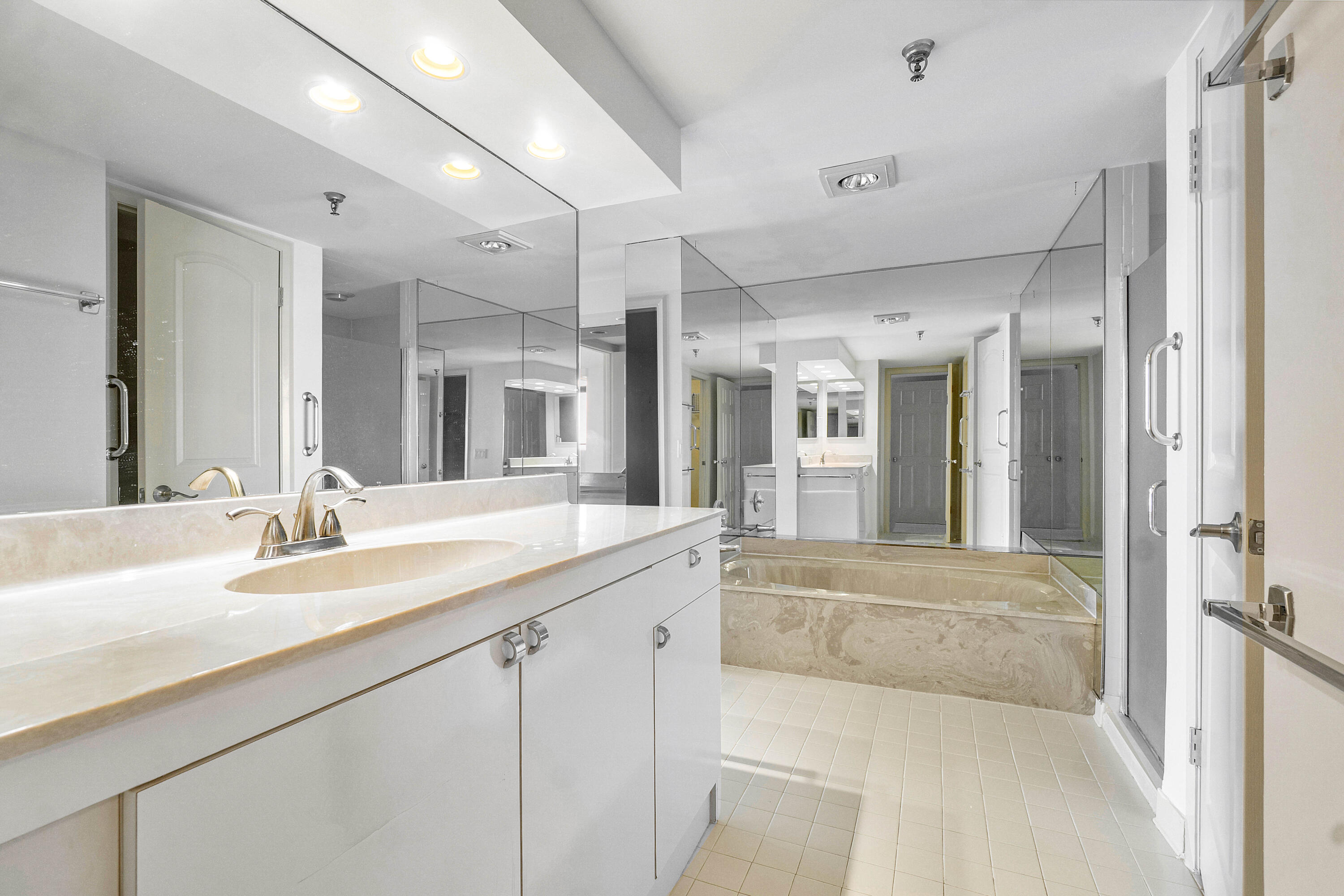 123 Lakeshore Drive 1543