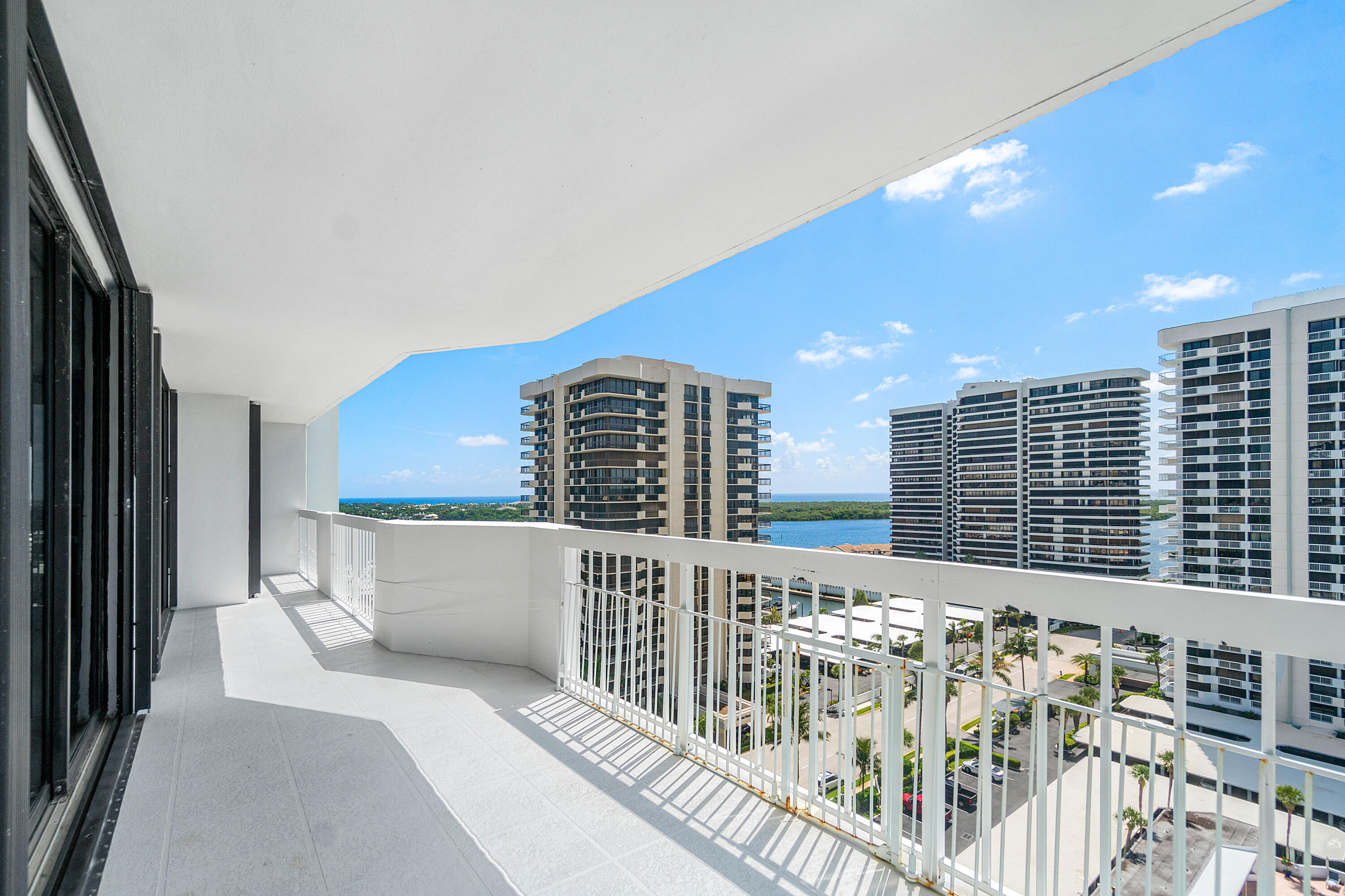 123 Lakeshore Drive 1543