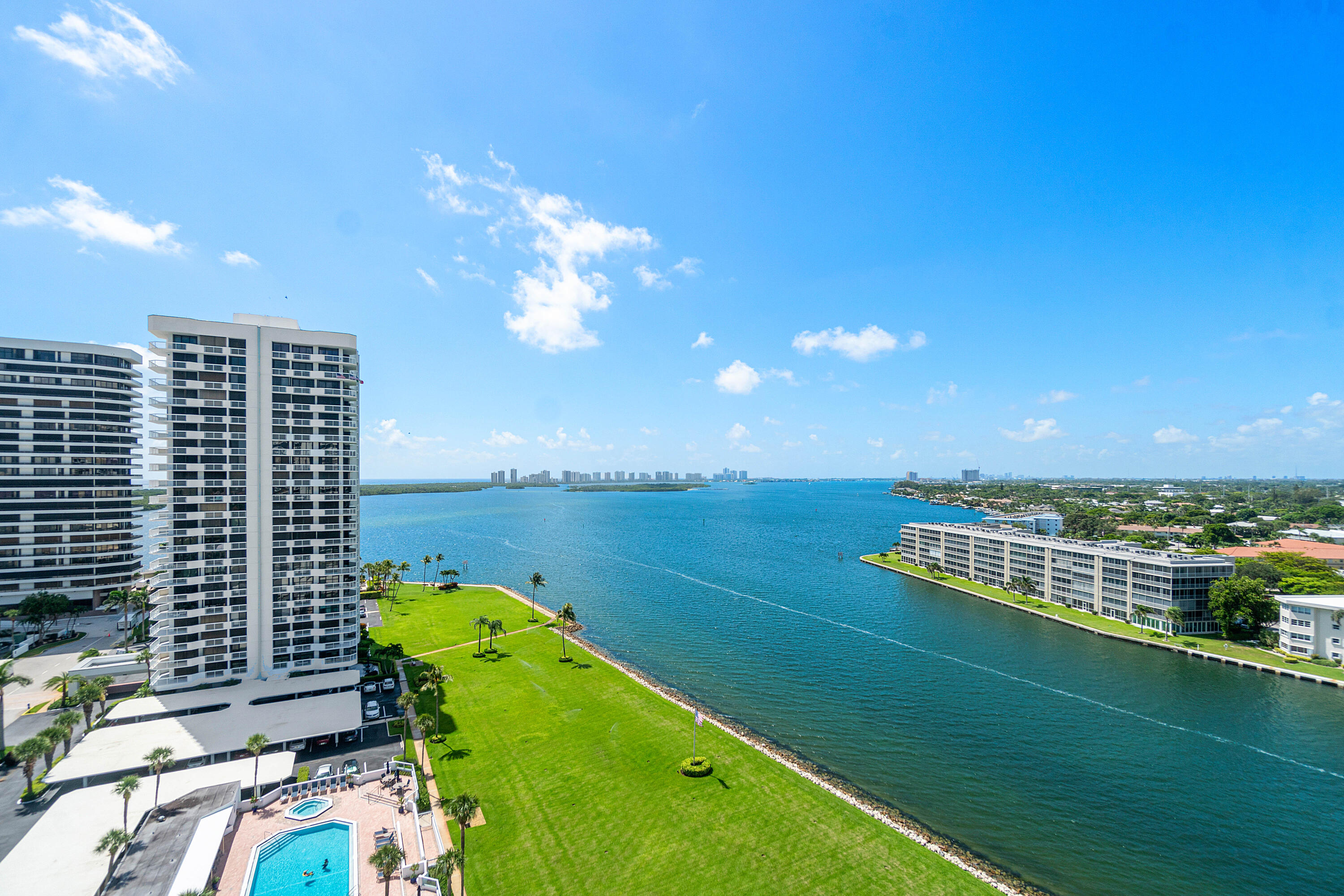 123 Lakeshore Drive 1543