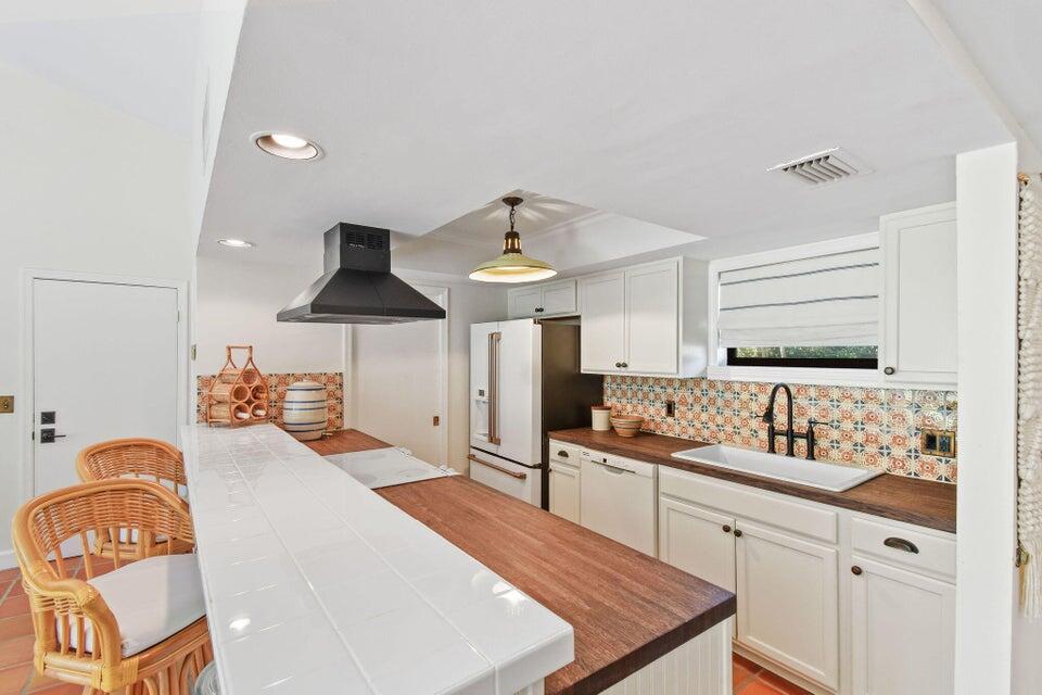 11863 Wimbledon Circle 506