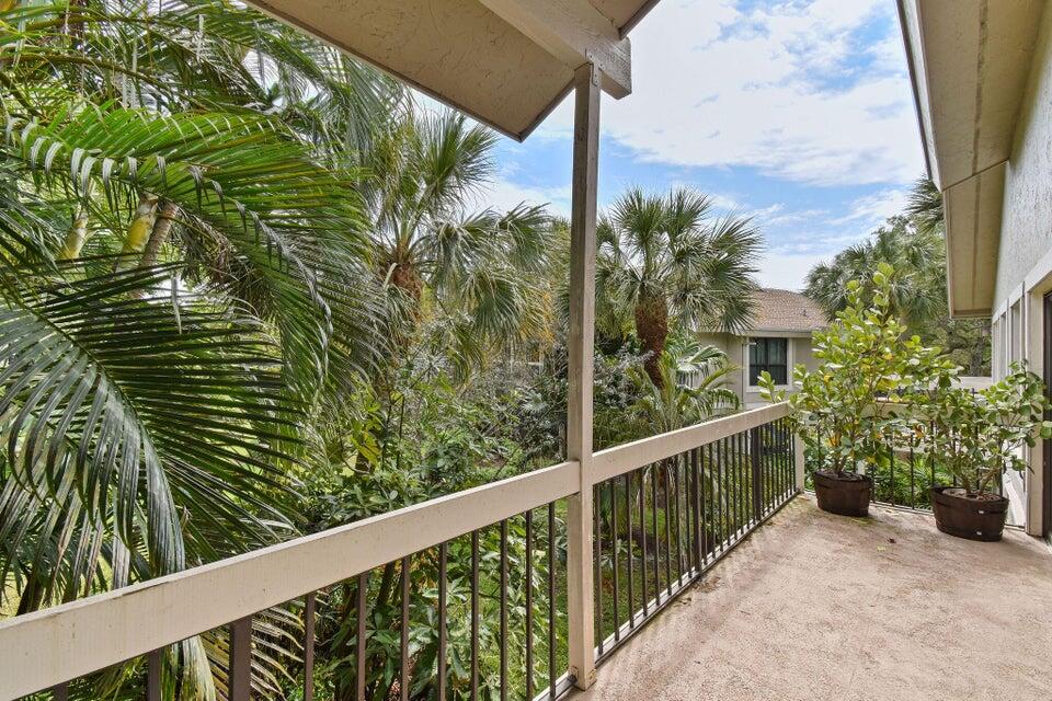 11863 Wimbledon Circle 506