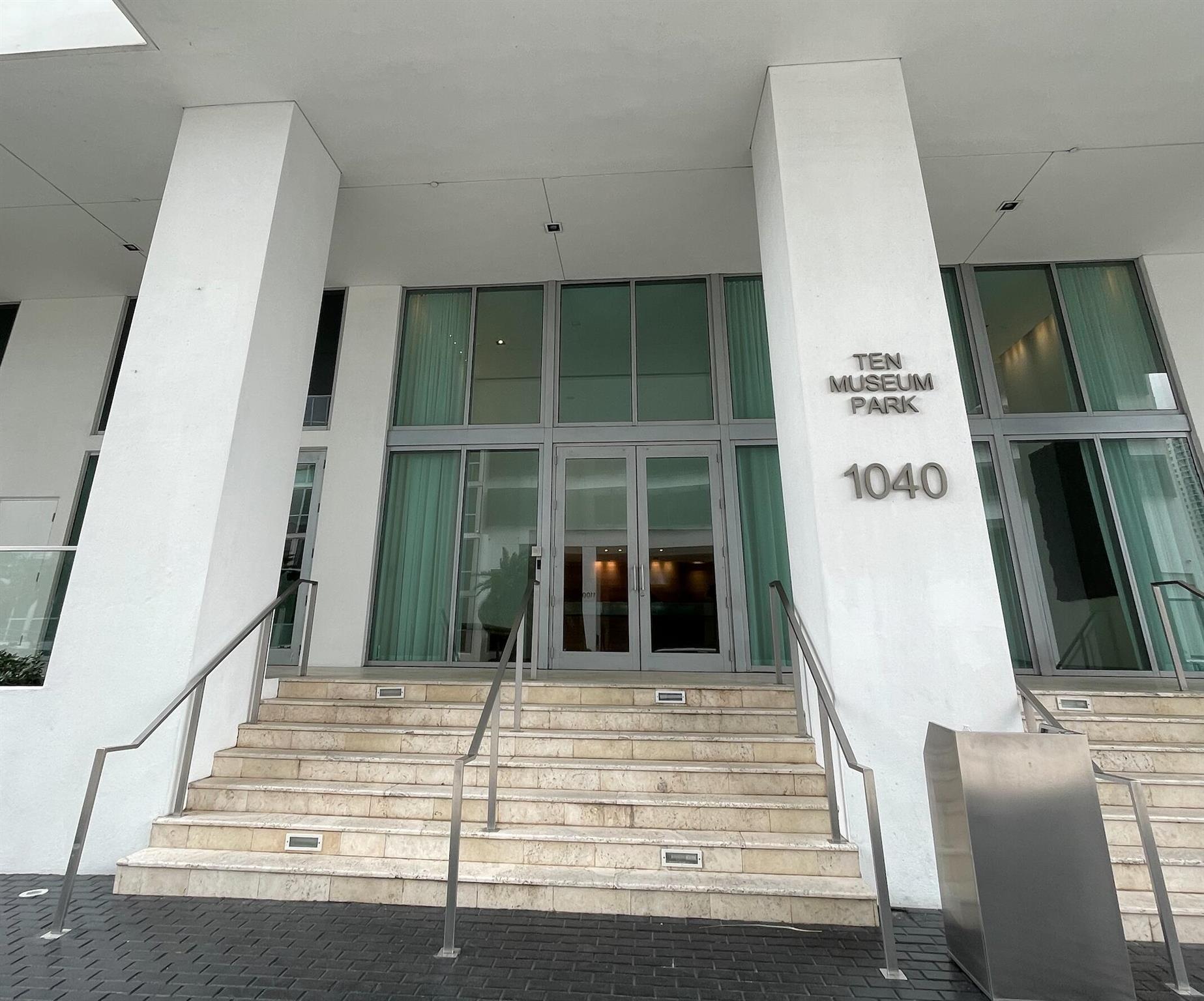 1040 Biscayne Boulevard 2106