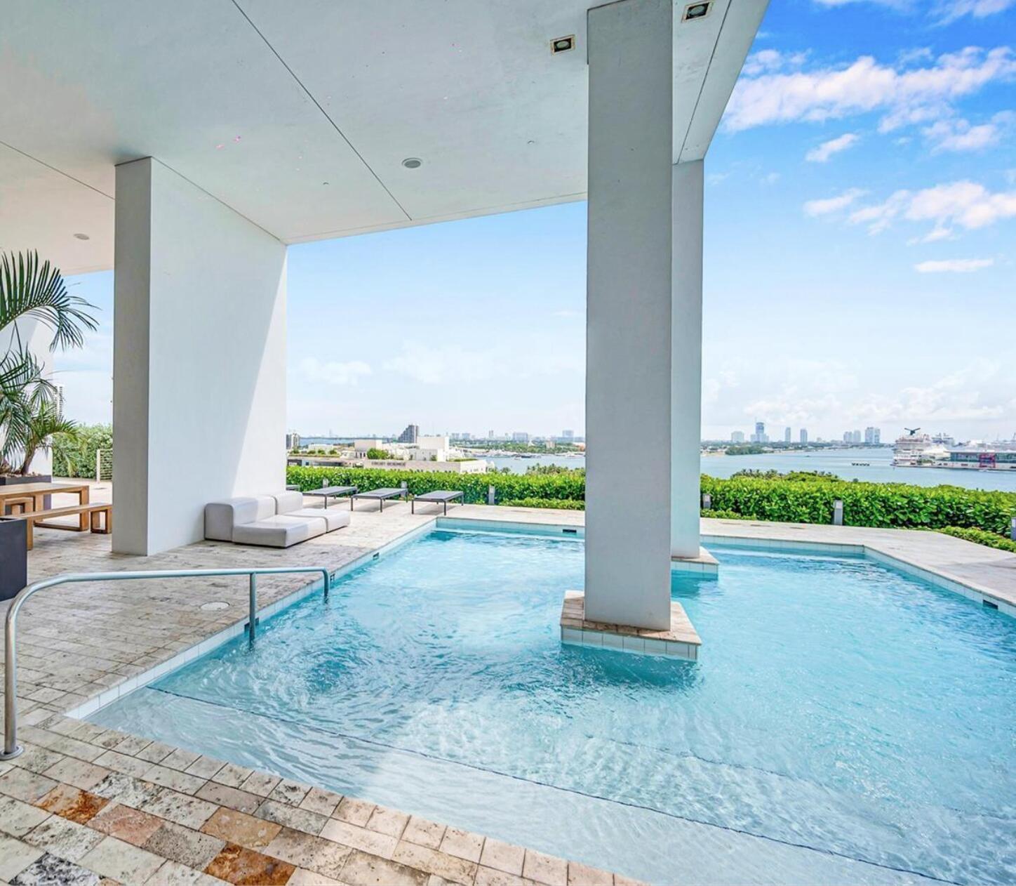 1040 Biscayne Boulevard 2106