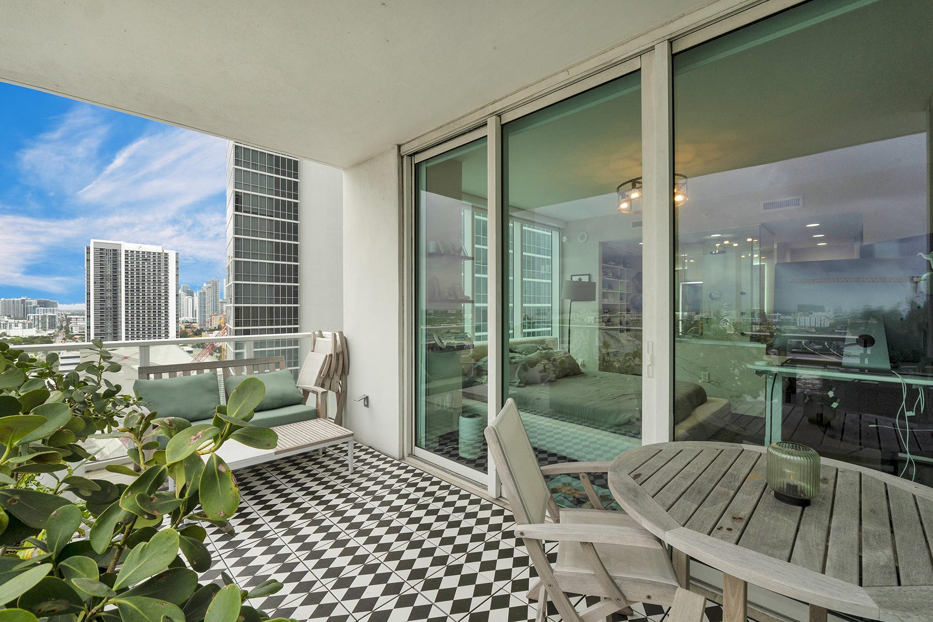 1040 Biscayne Boulevard 2106