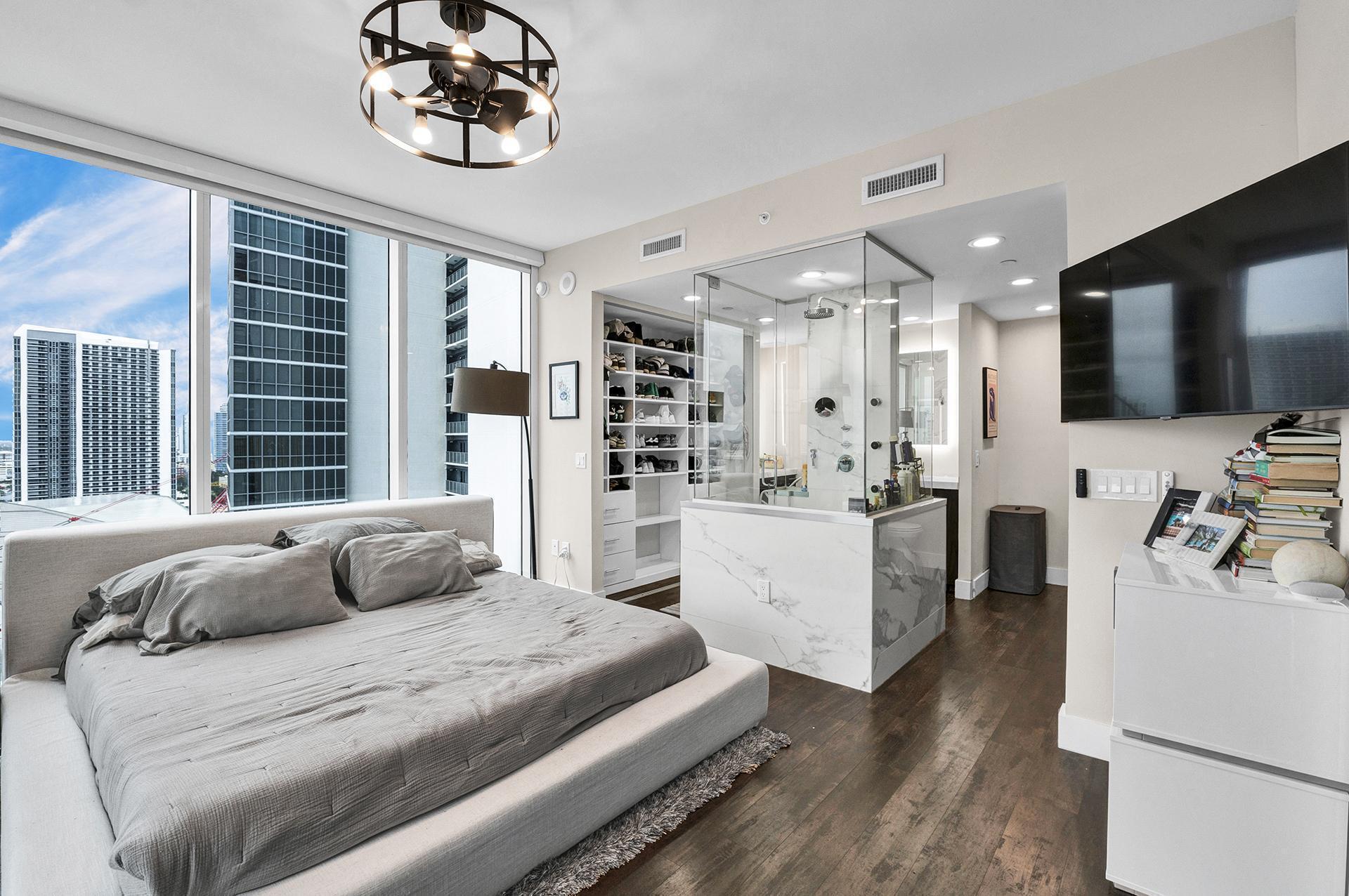 1040 Biscayne Boulevard 2106