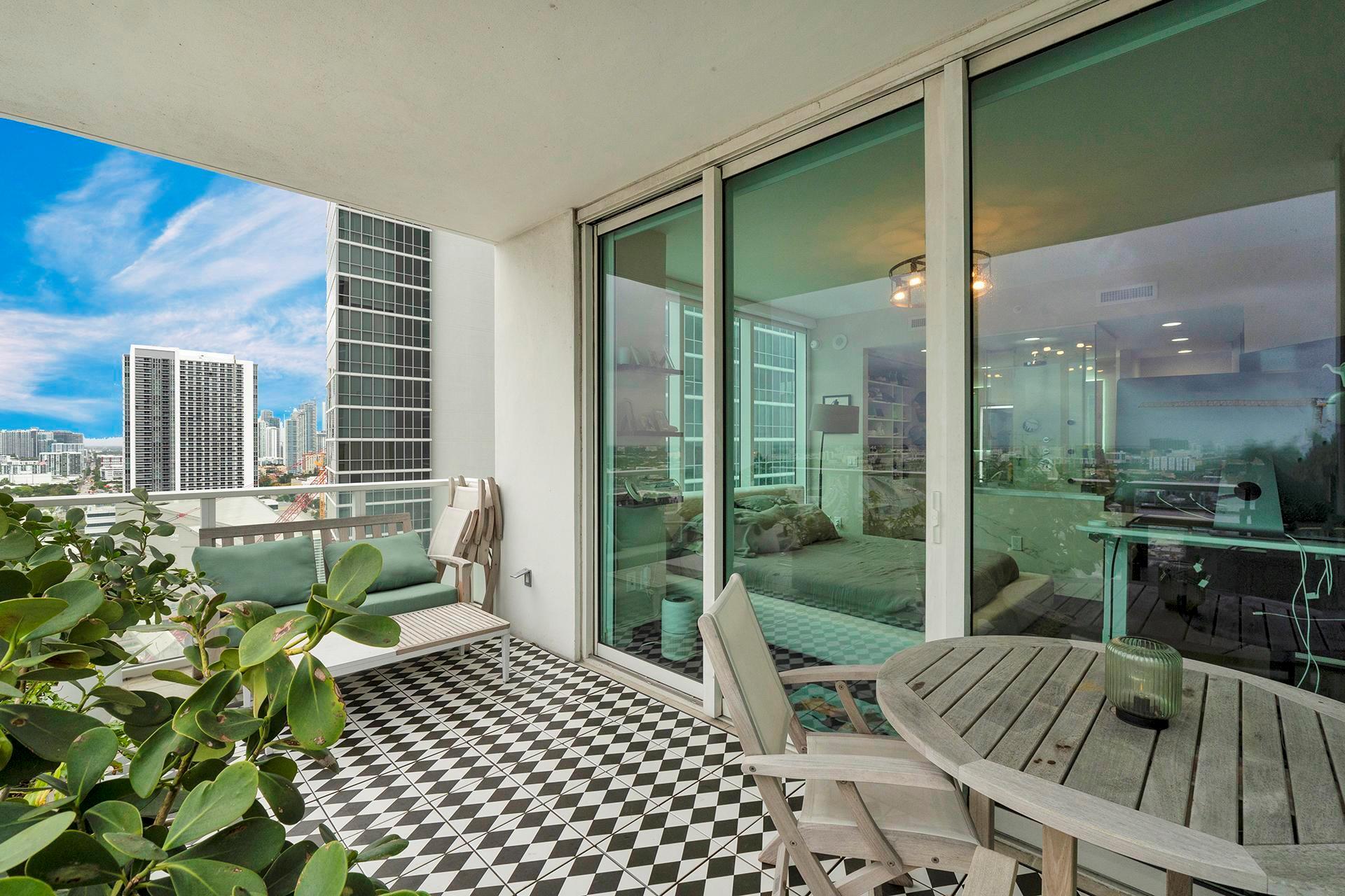 1040 Biscayne Boulevard 2106