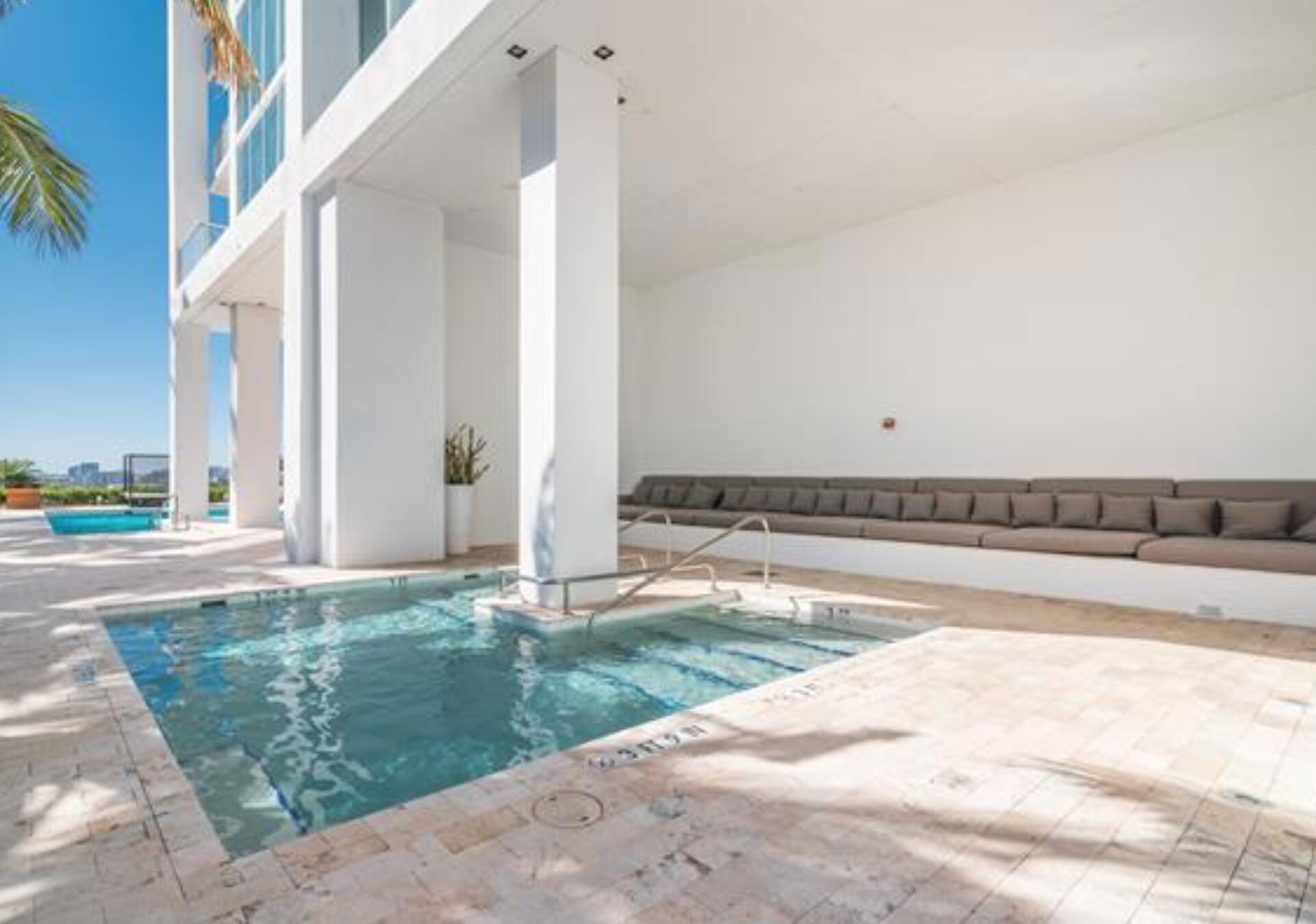 1040 Biscayne Boulevard 2106