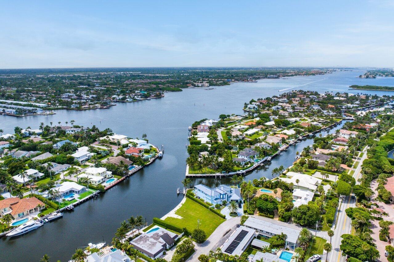 51 River Drive