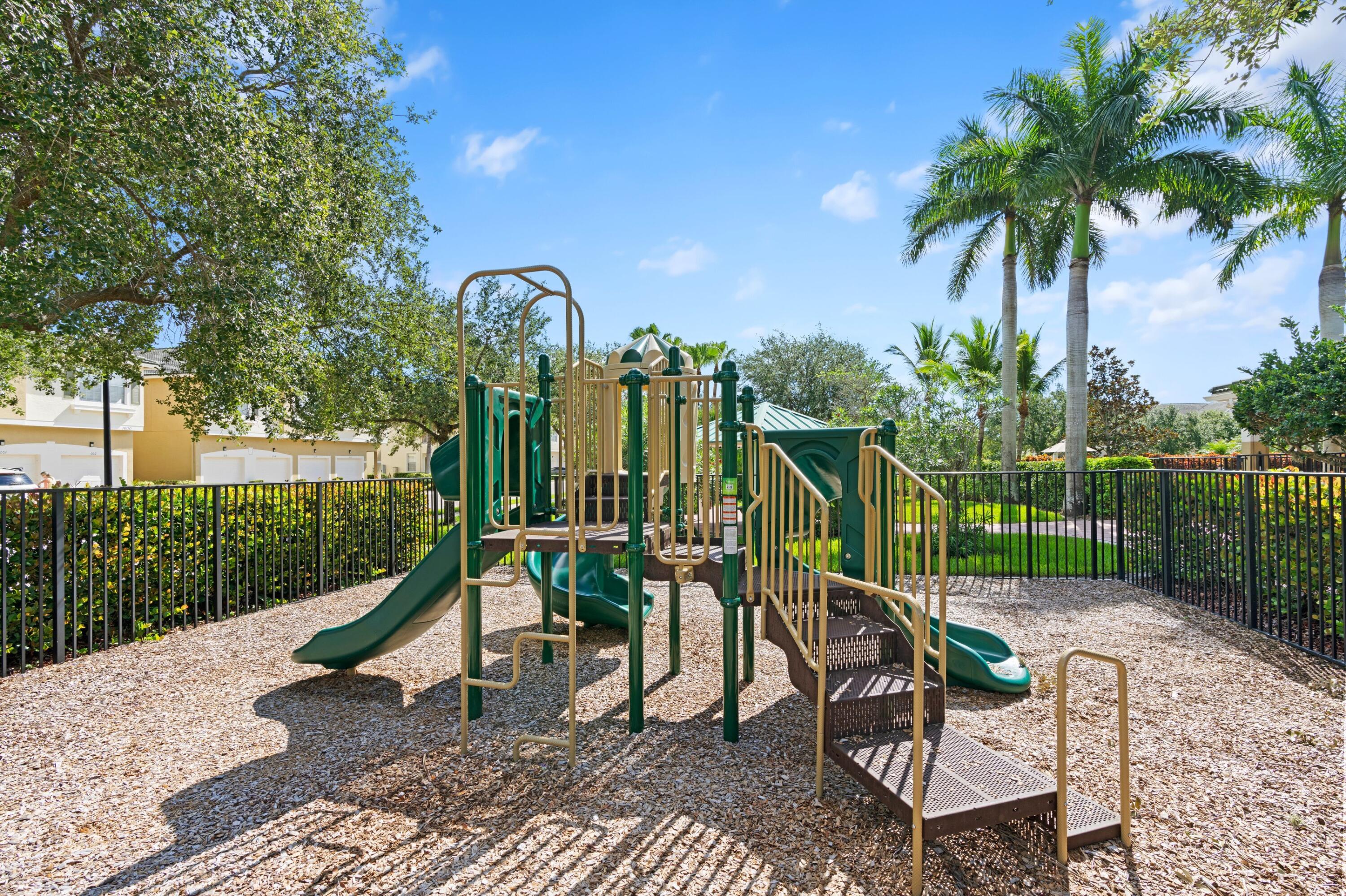2970 SE Lexington Lakes Drive 2970