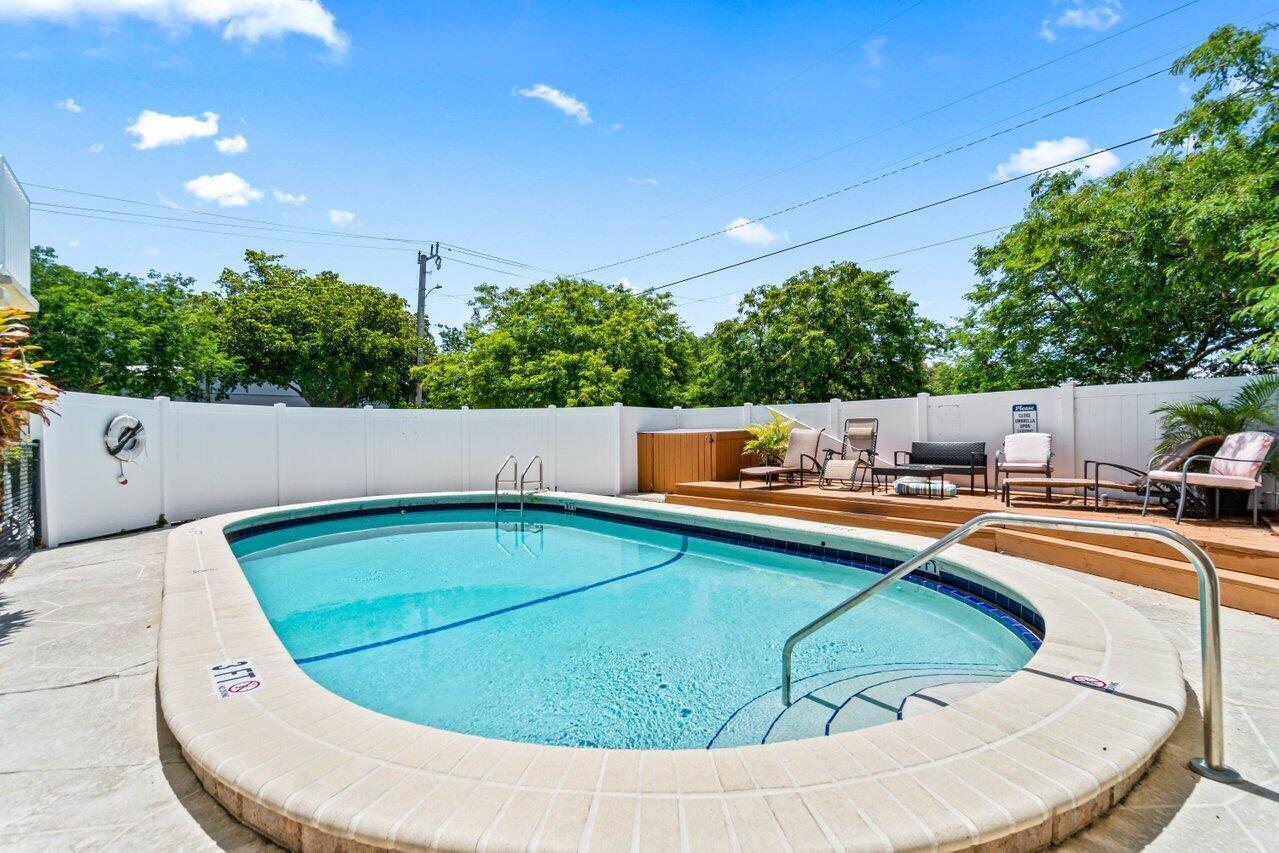 391 SE 19th Avenue 8