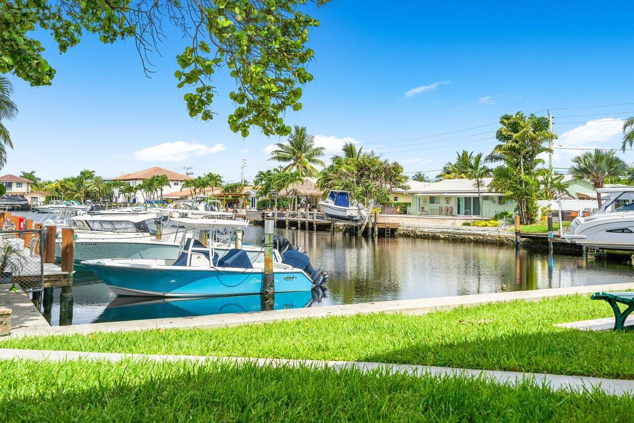 391 SE 19th Avenue 8