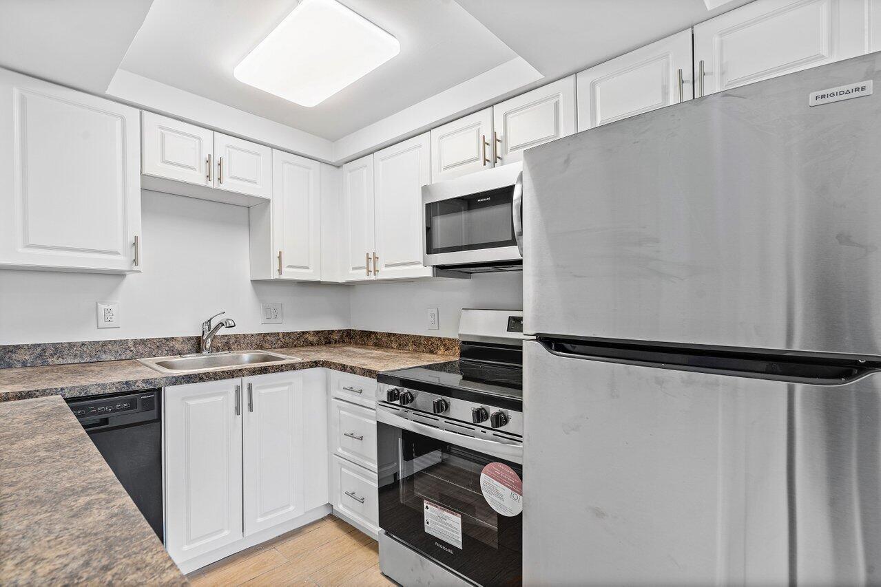 391 SE 19th Avenue 8