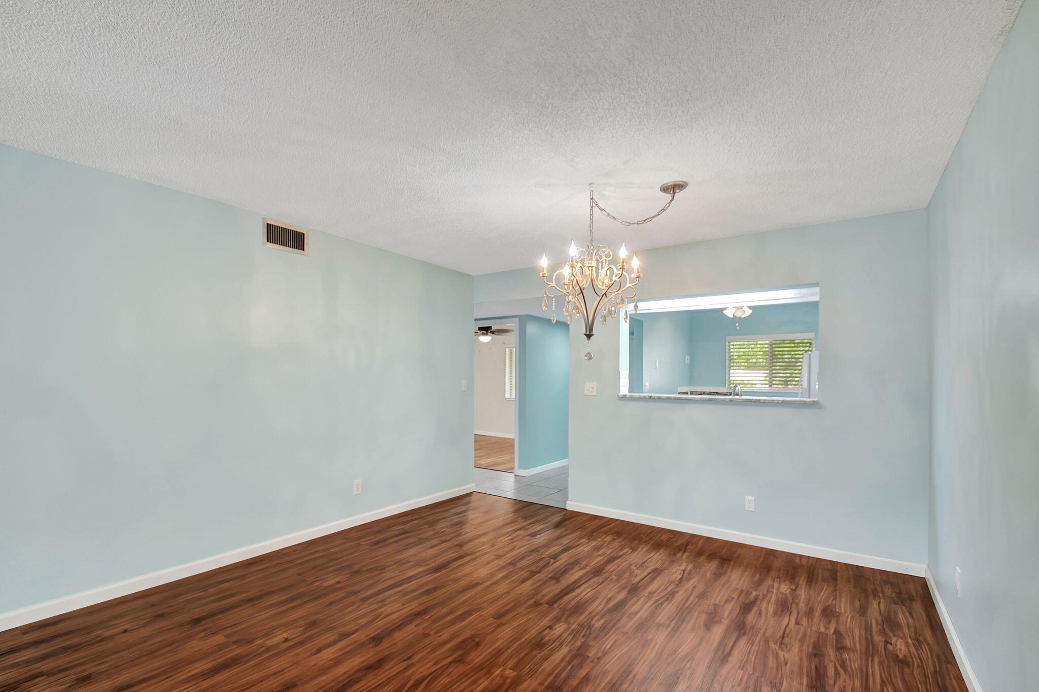 3178 Via Poinciana 208