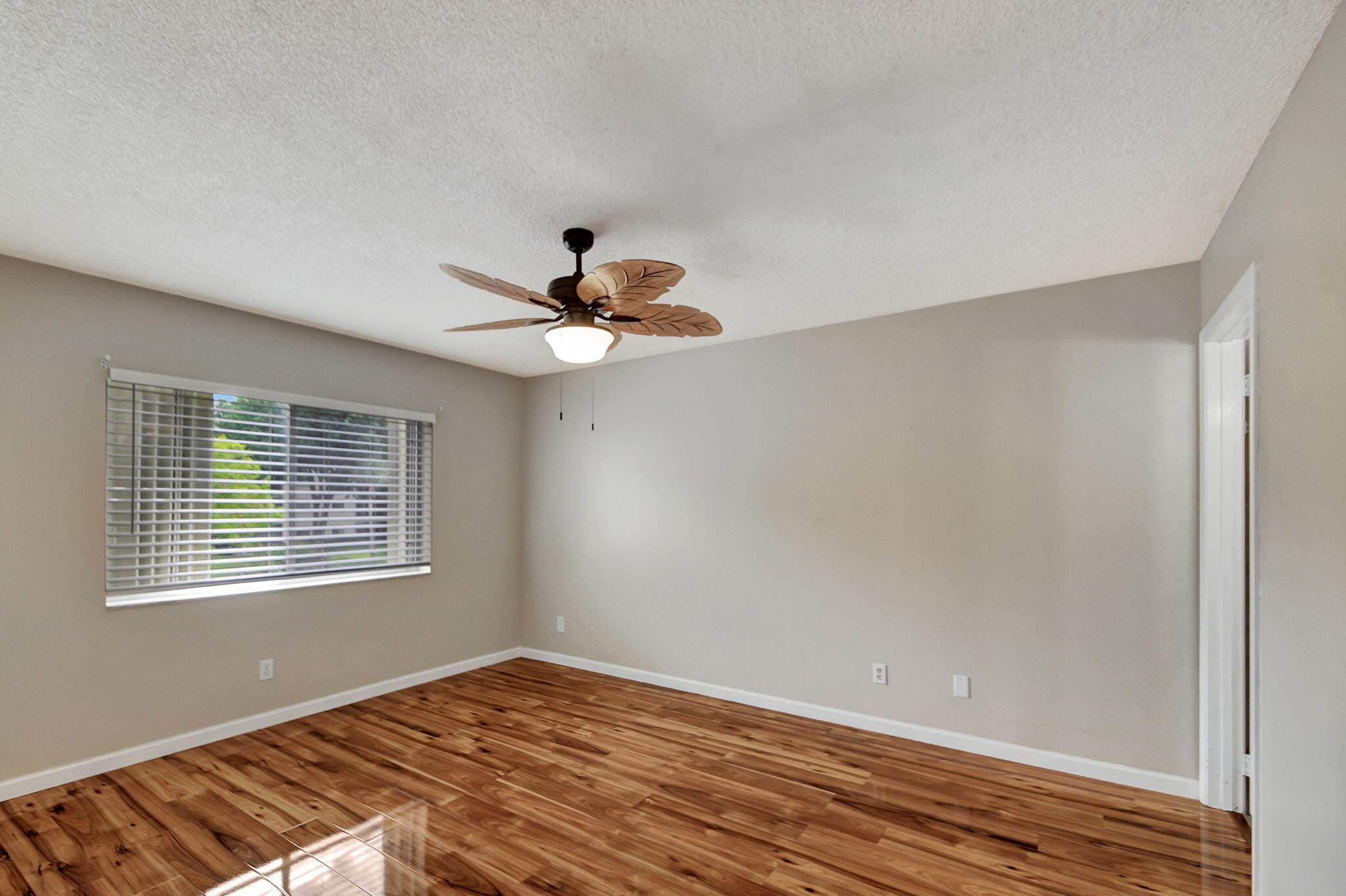 3178 Via Poinciana 208