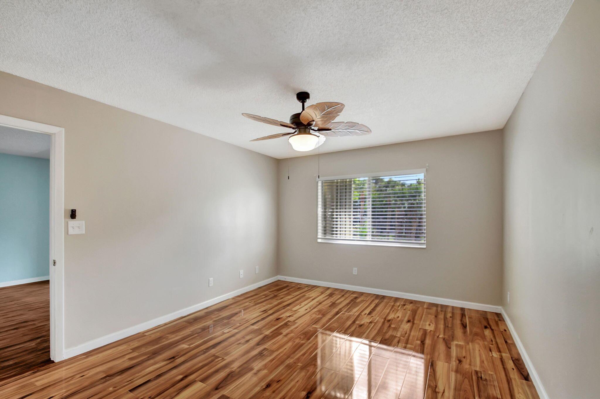 3178 Via Poinciana 208