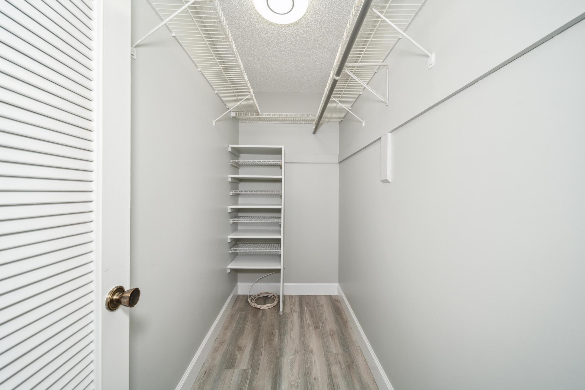 693 E Flanders O 693