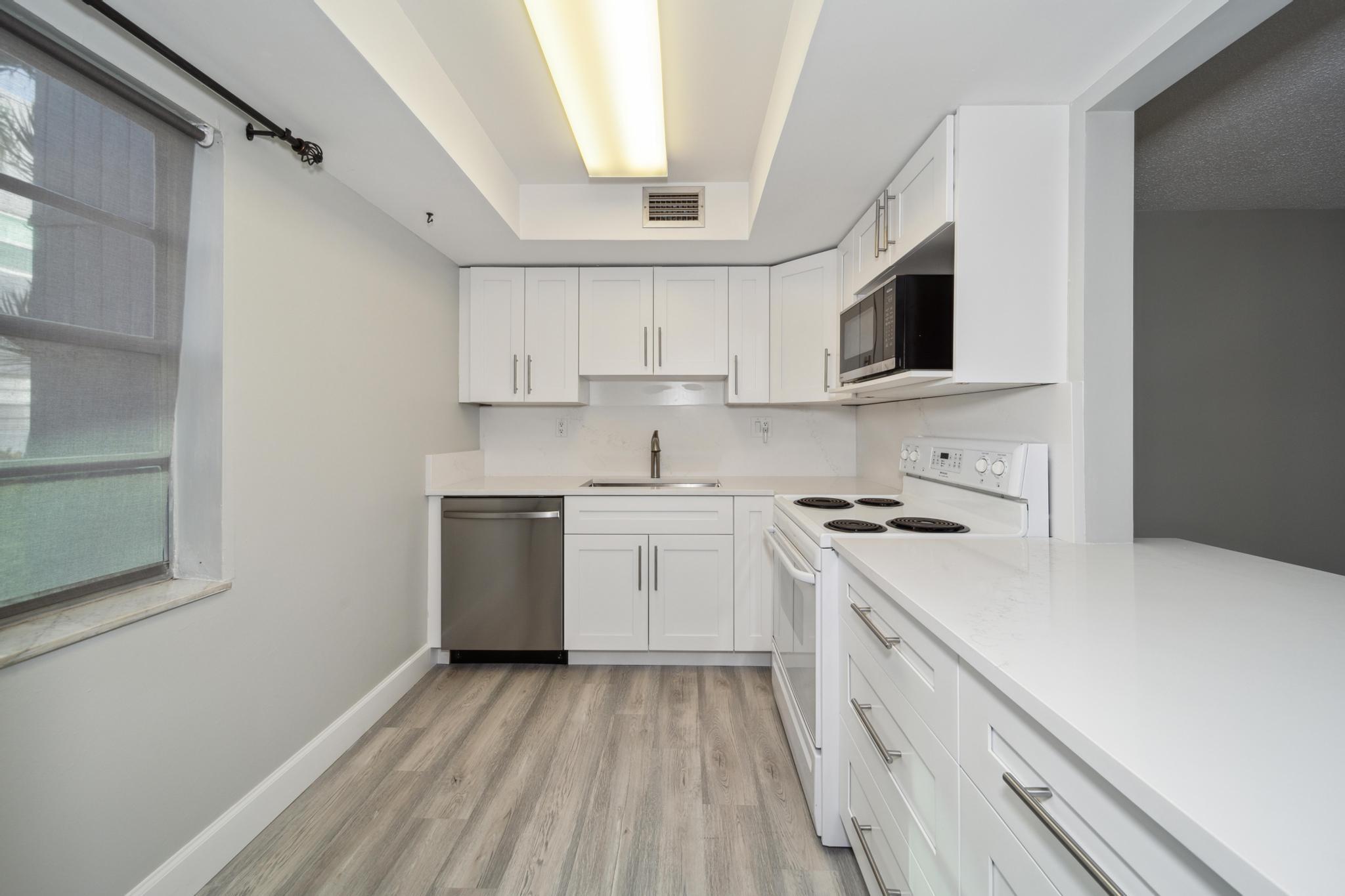 693 E Flanders O 693