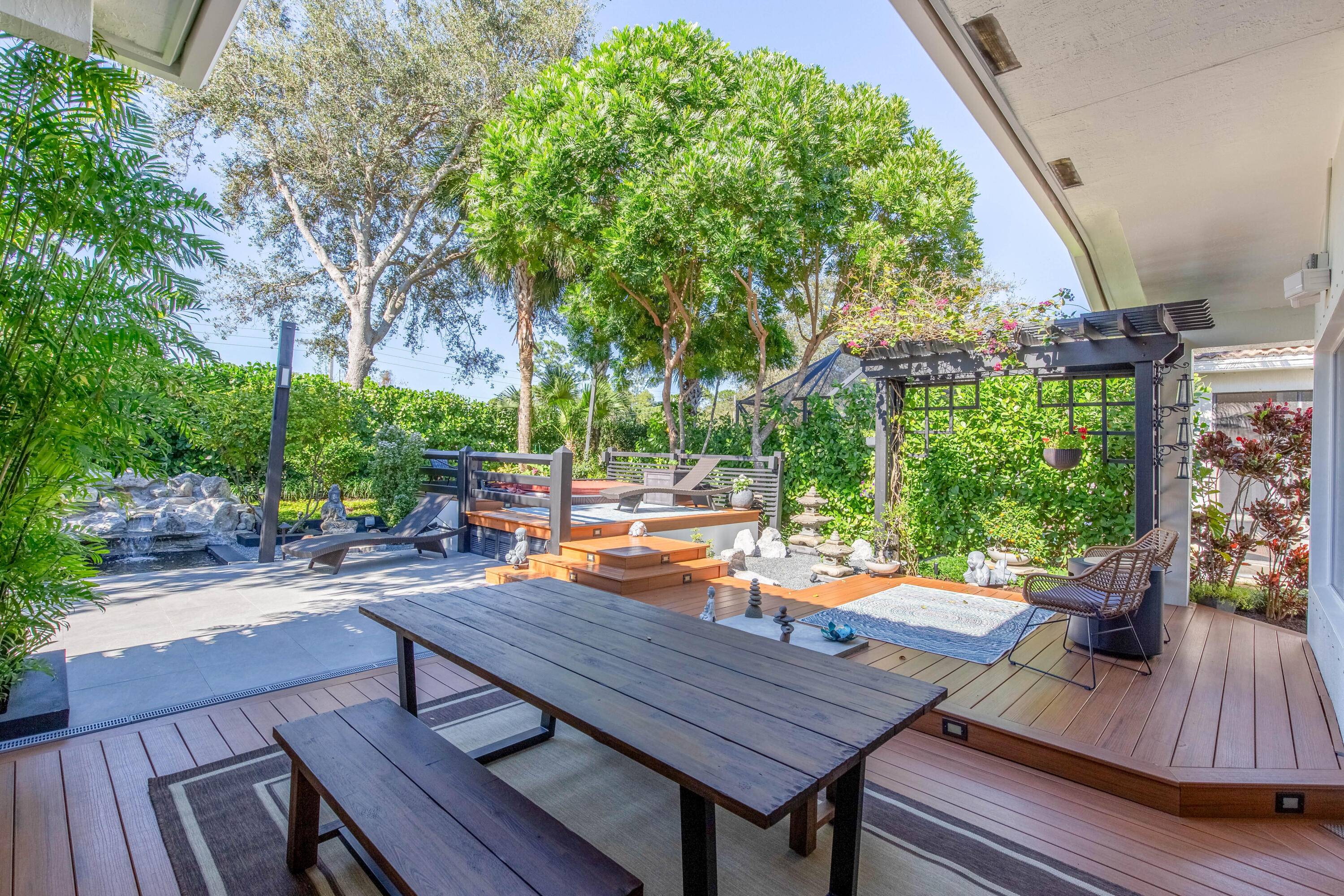 10695 Oak Meadow Lane