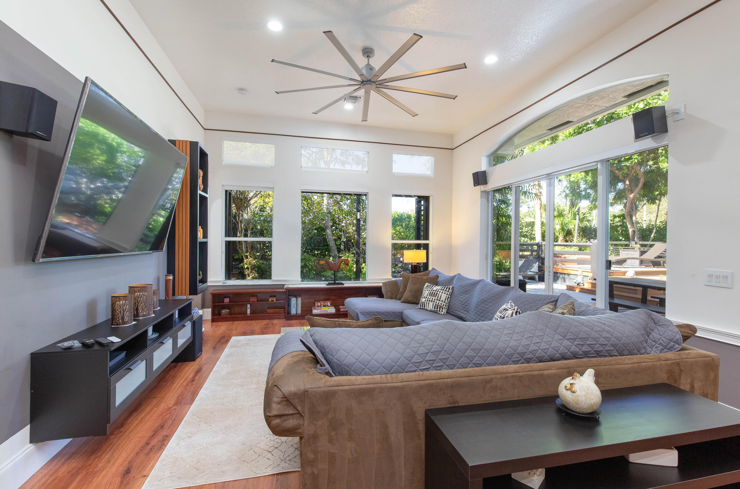 10695 Oak Meadow Lane