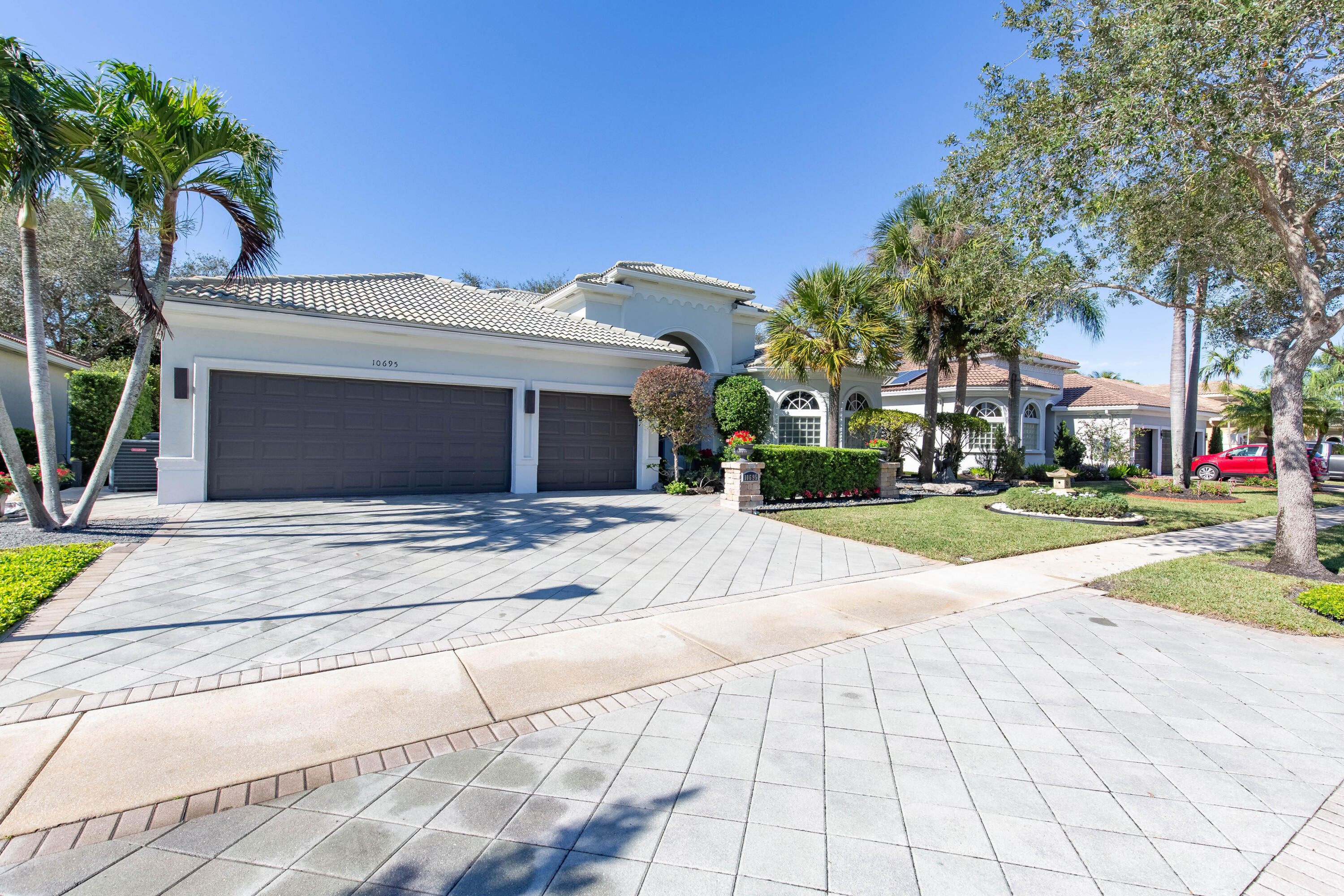 10695 Oak Meadow Lane