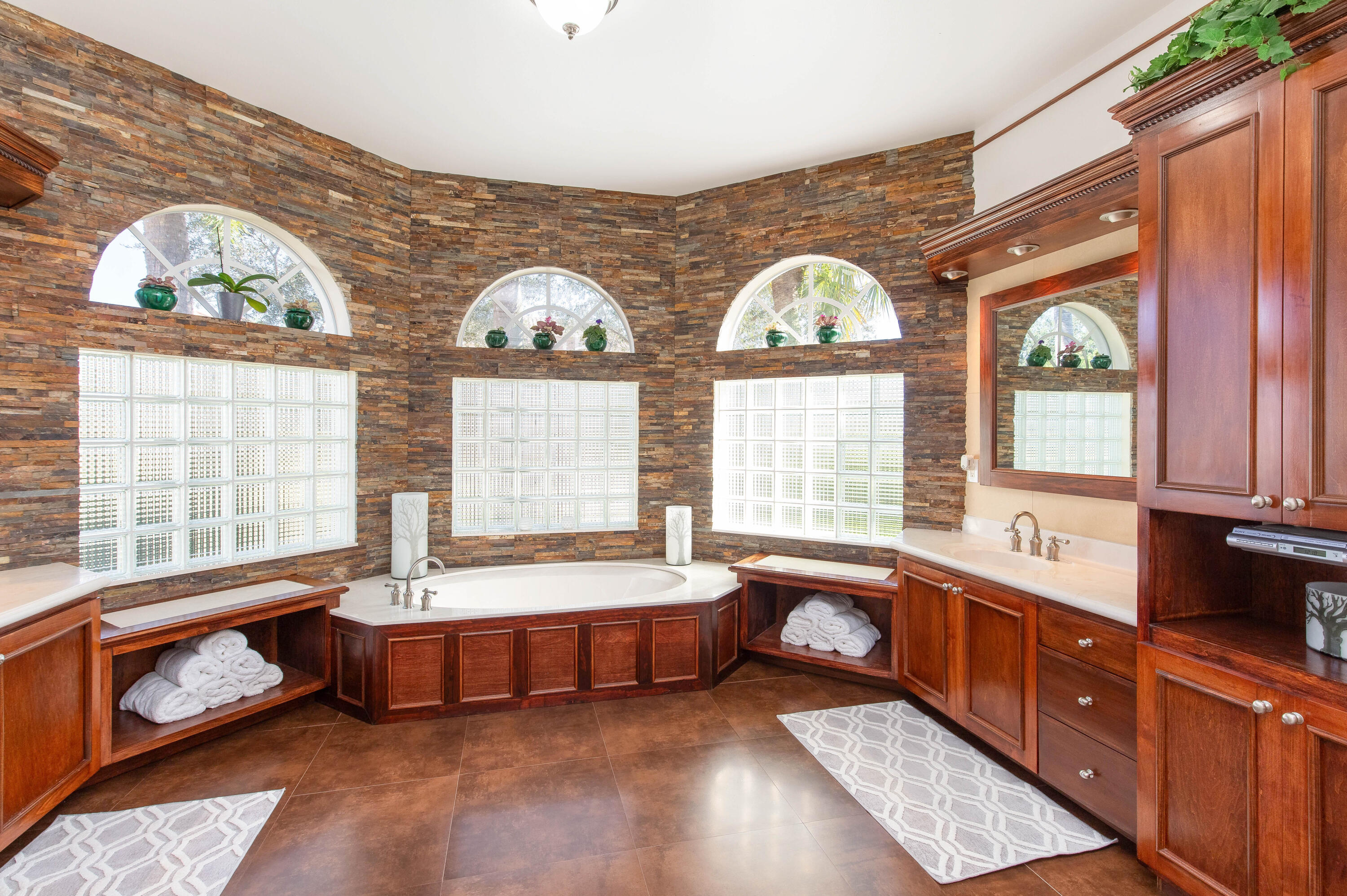 10695 Oak Meadow Lane