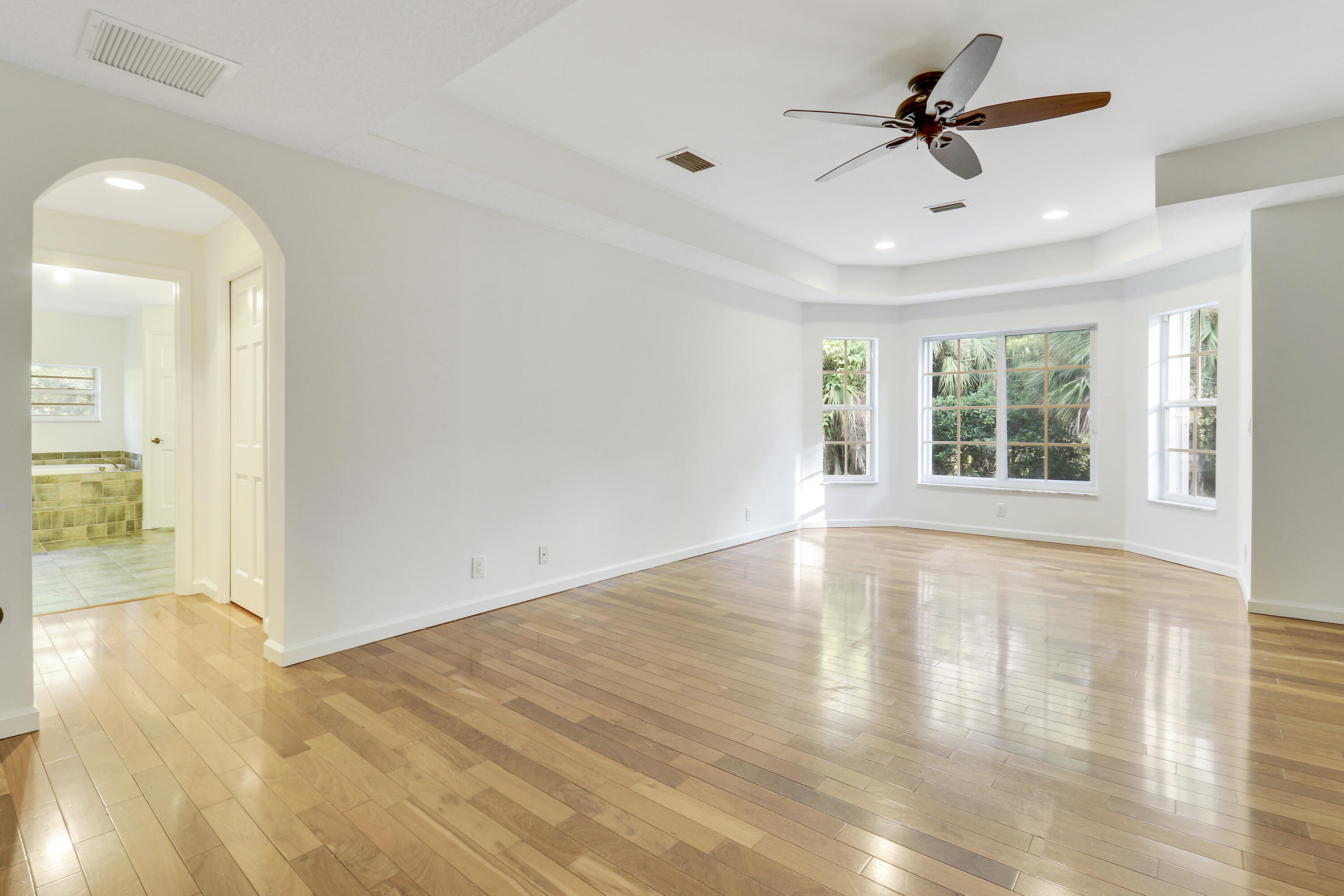 8259 154th Court N