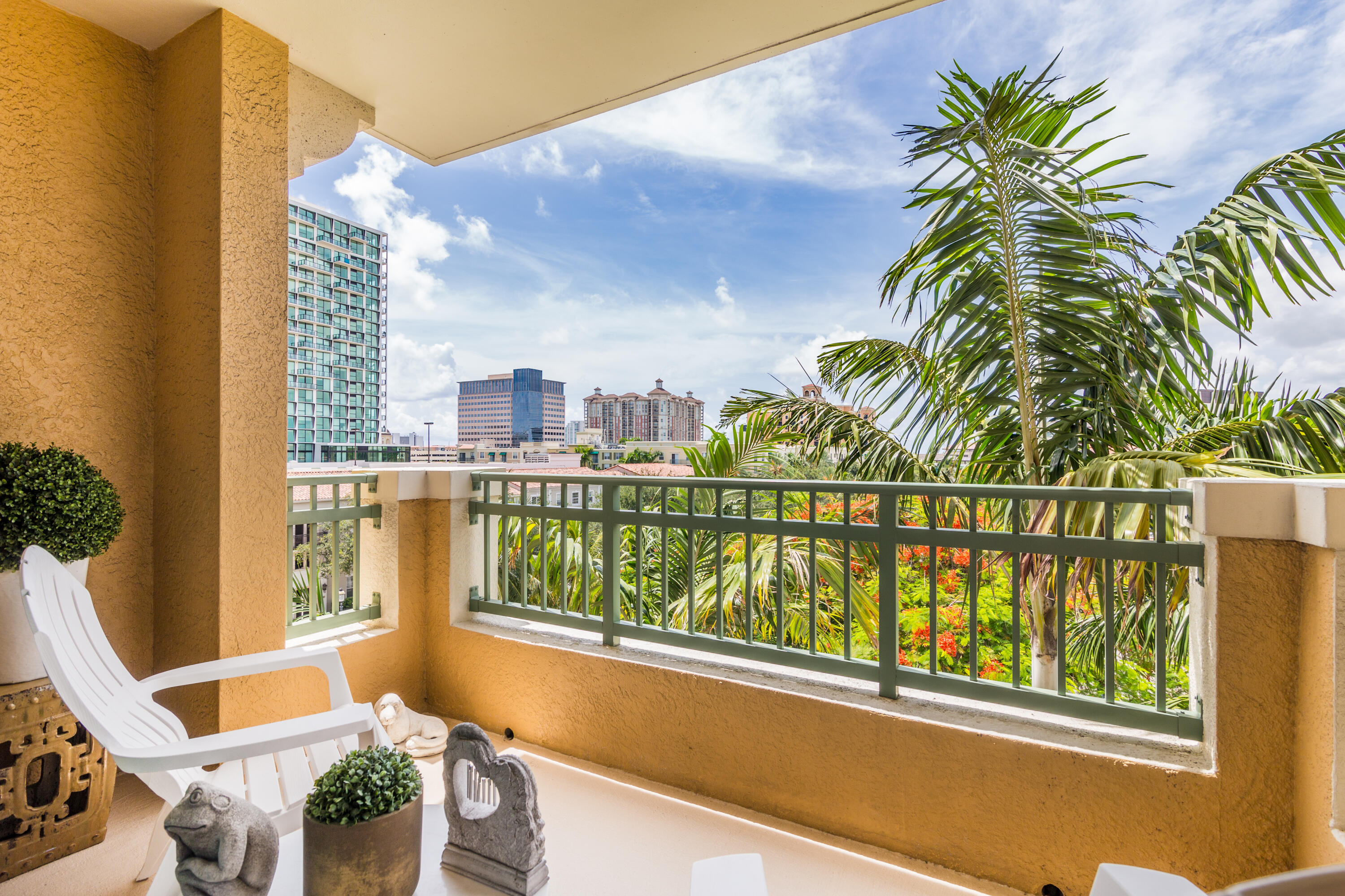 403 S Sapodilla Avenue 416
