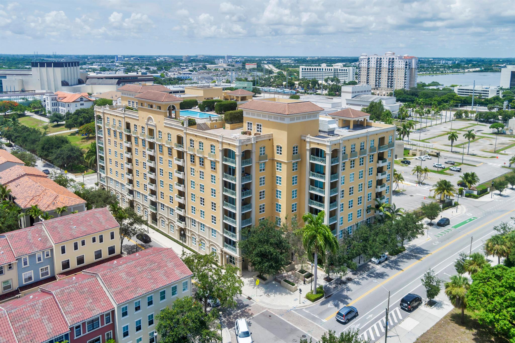 403 S Sapodilla Avenue 416