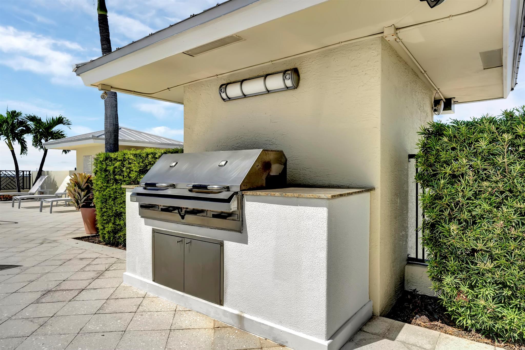 235 NE 1st Street 413