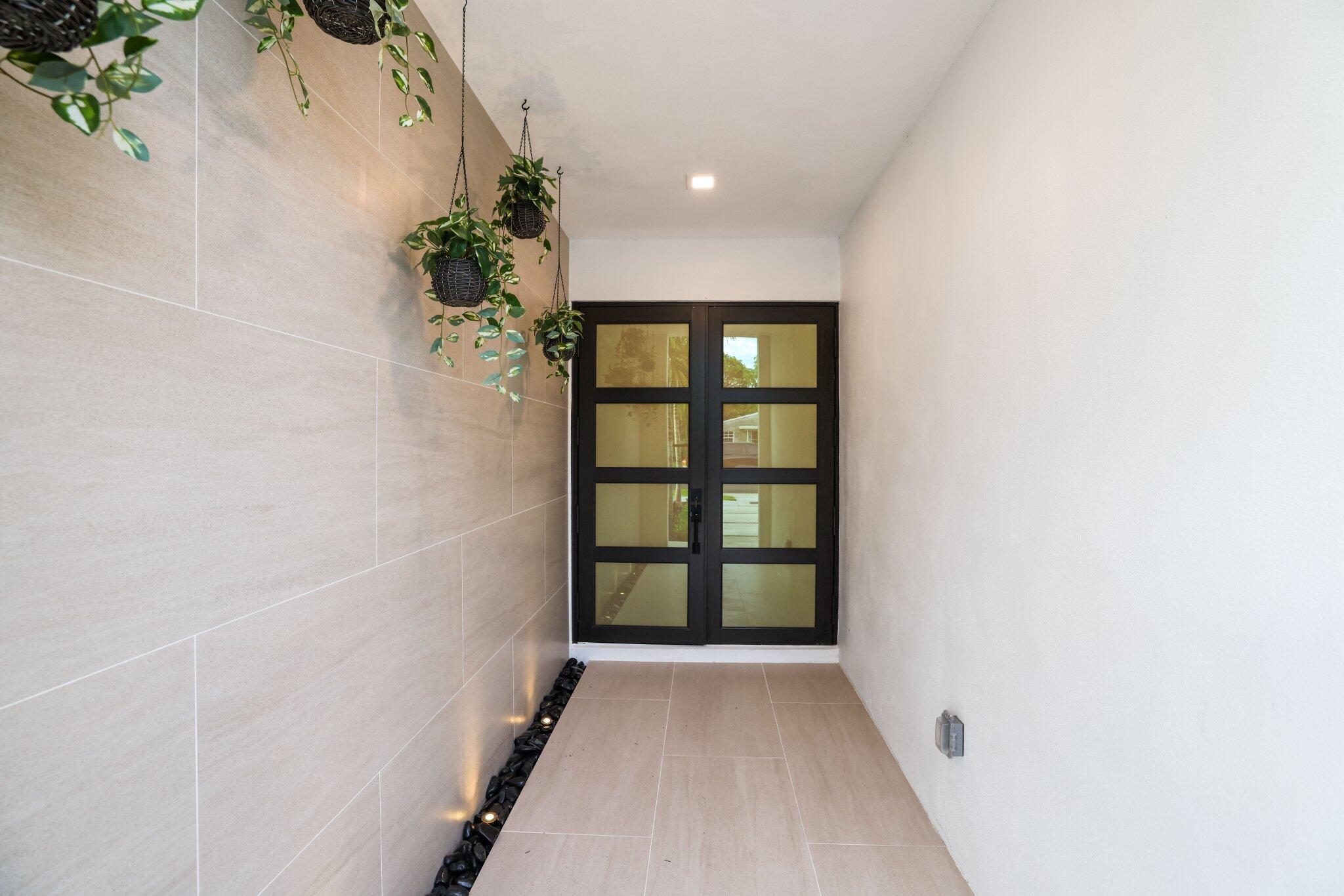 309 SW 14 Court
