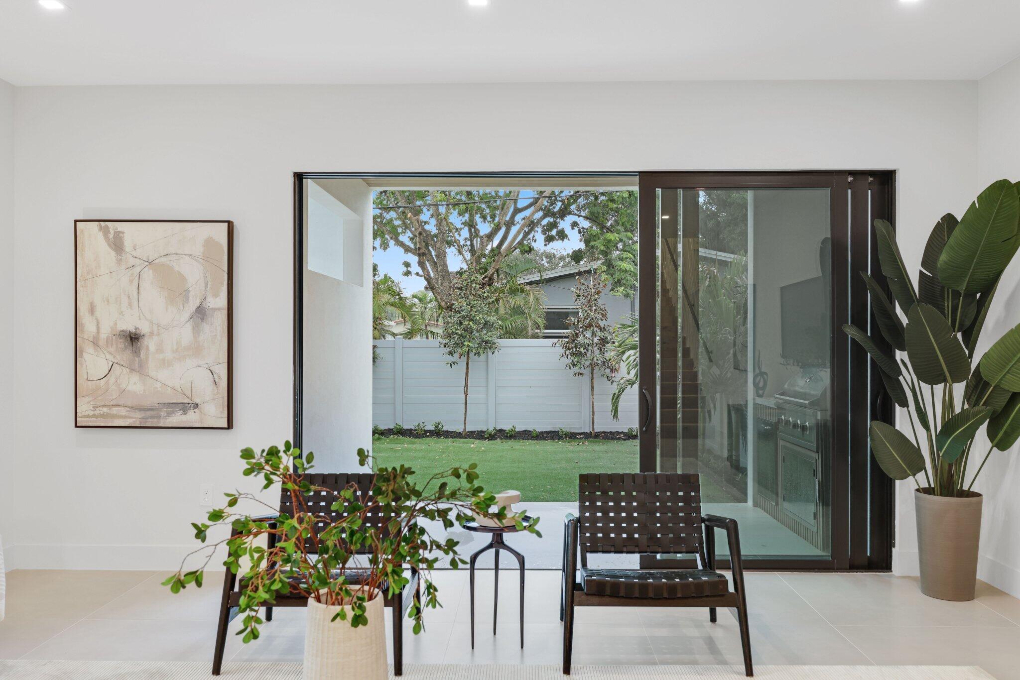 309 SW 14 Court
