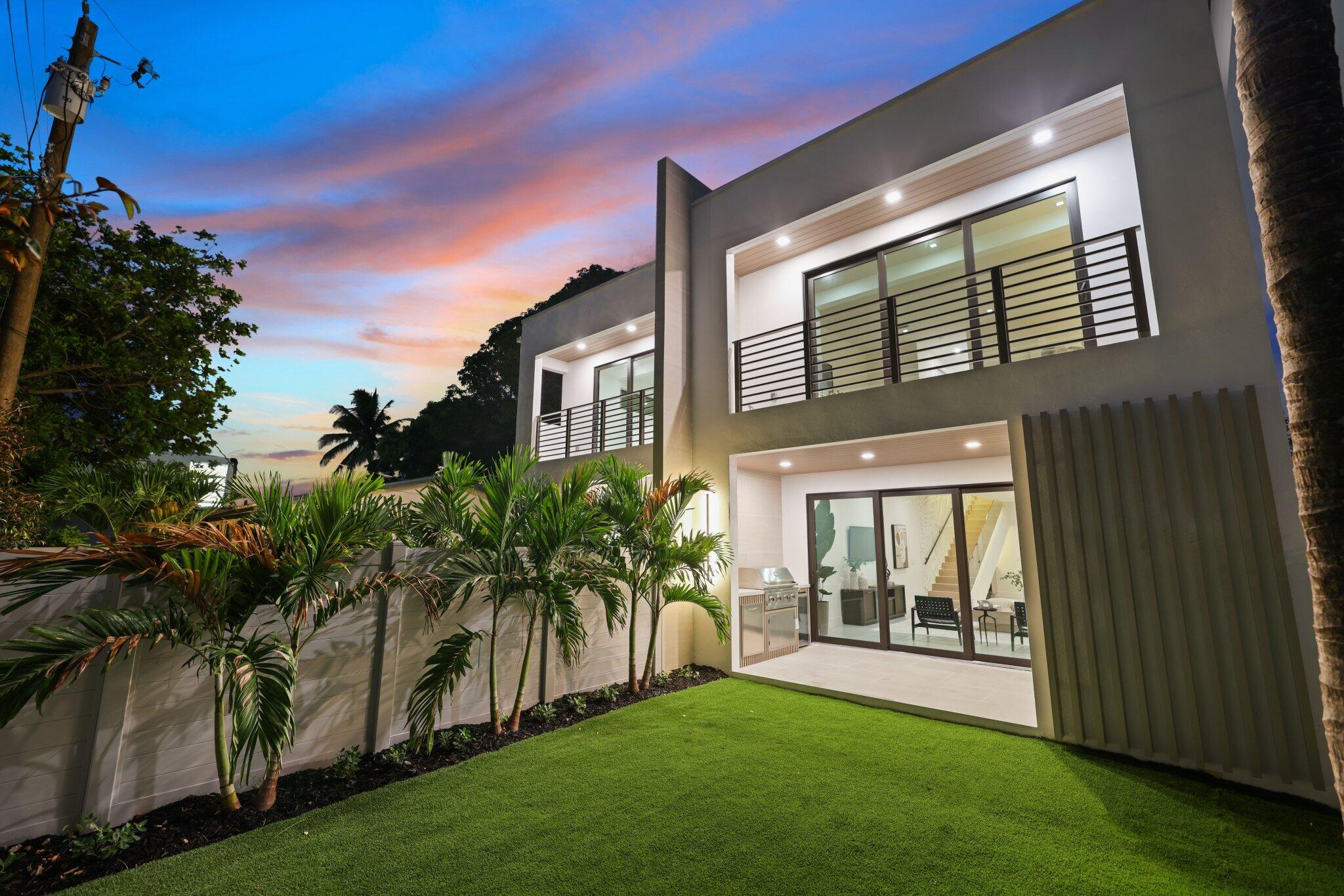 309 SW 14 Court