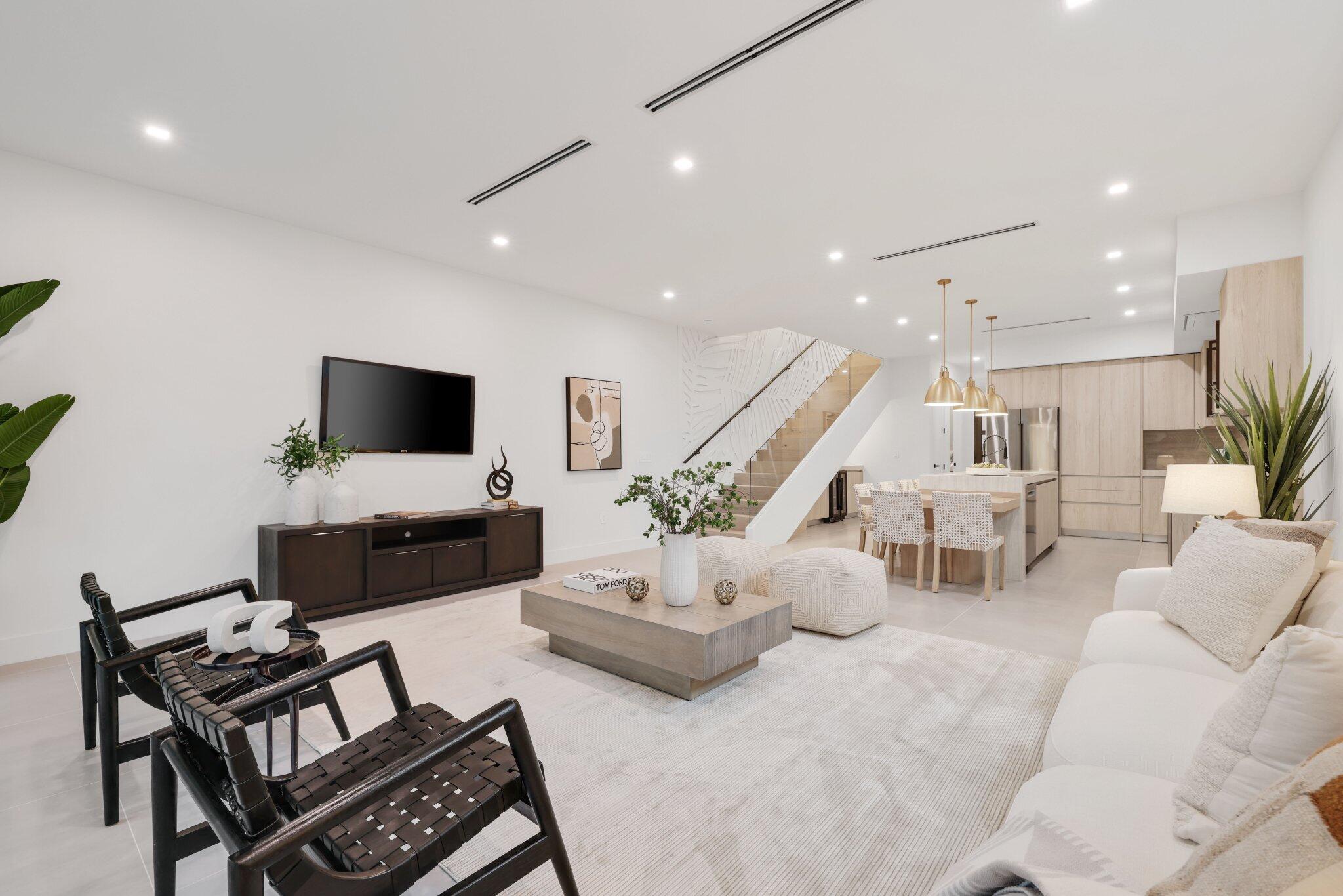 309 SW 14 Court