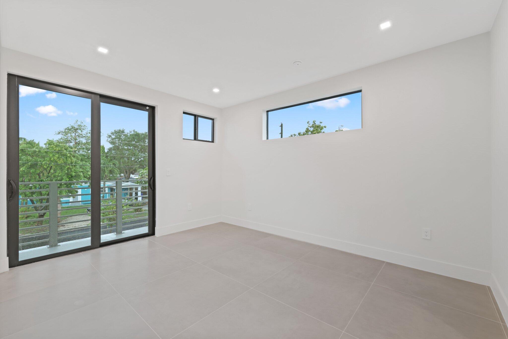 309 SW 14 Court