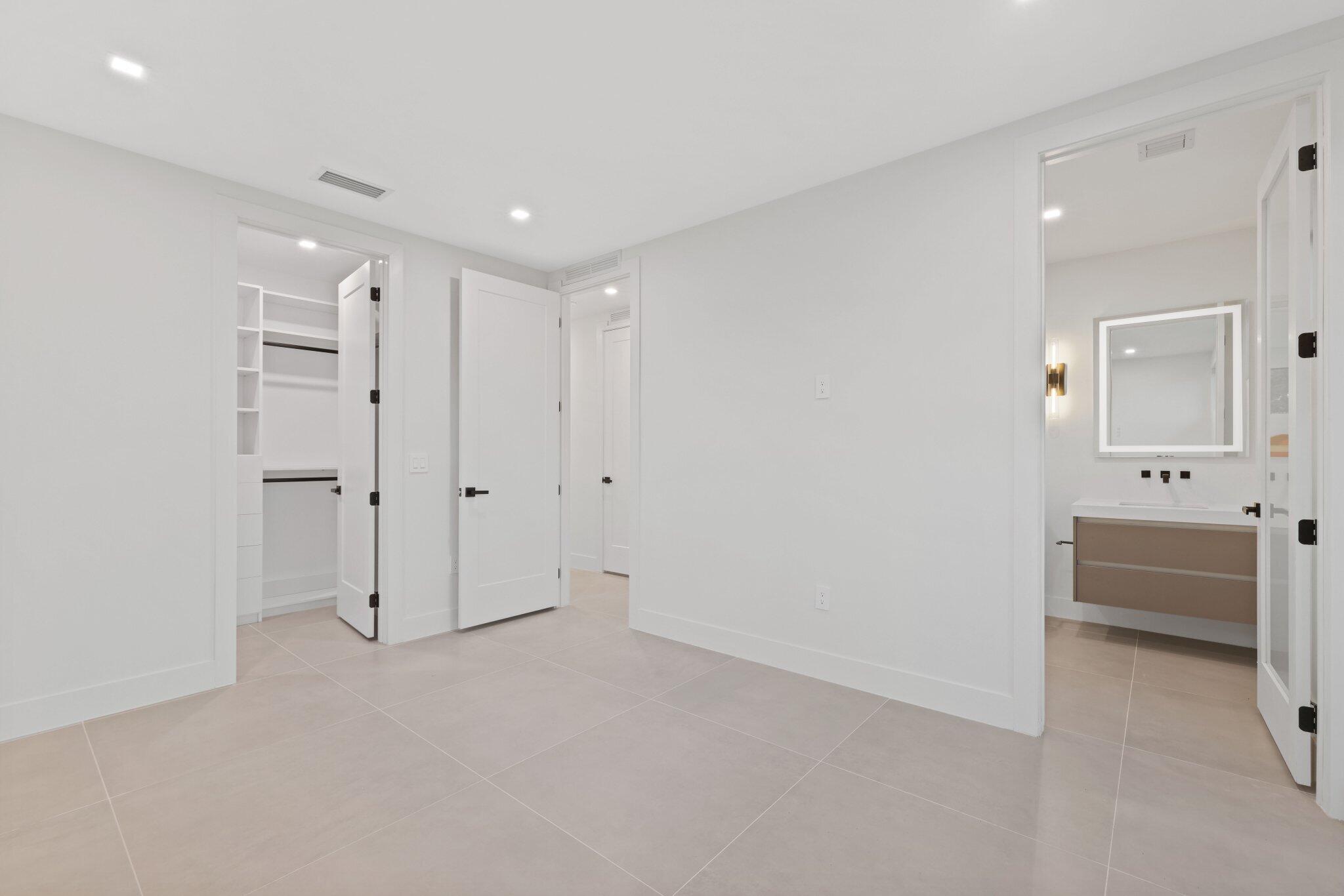 309 SW 14 Court