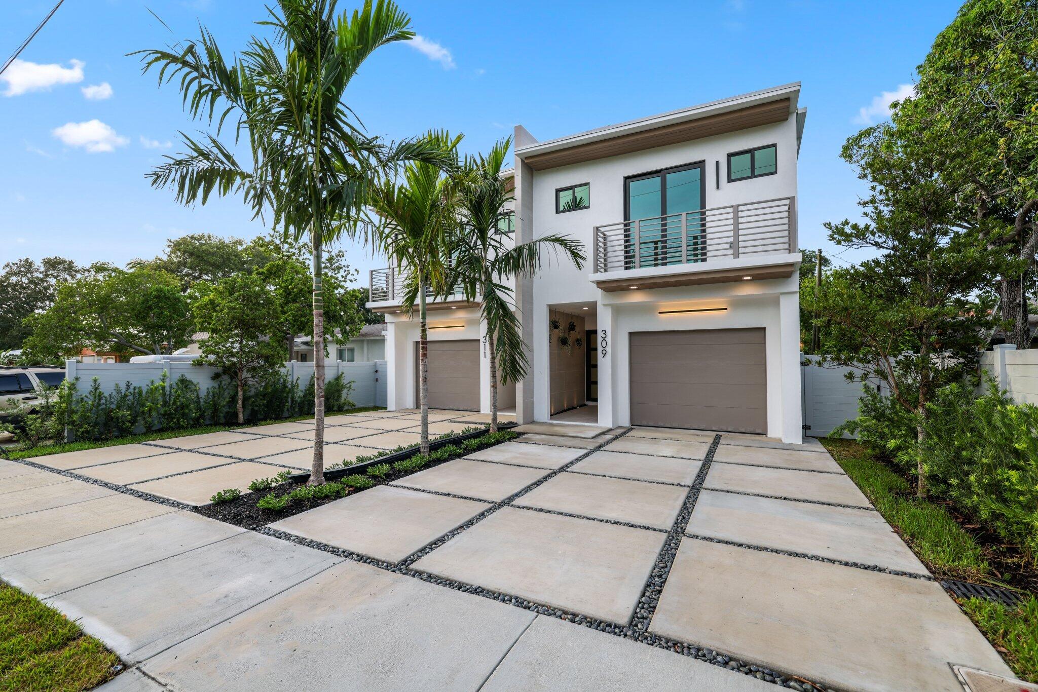 309 SW 14 Court