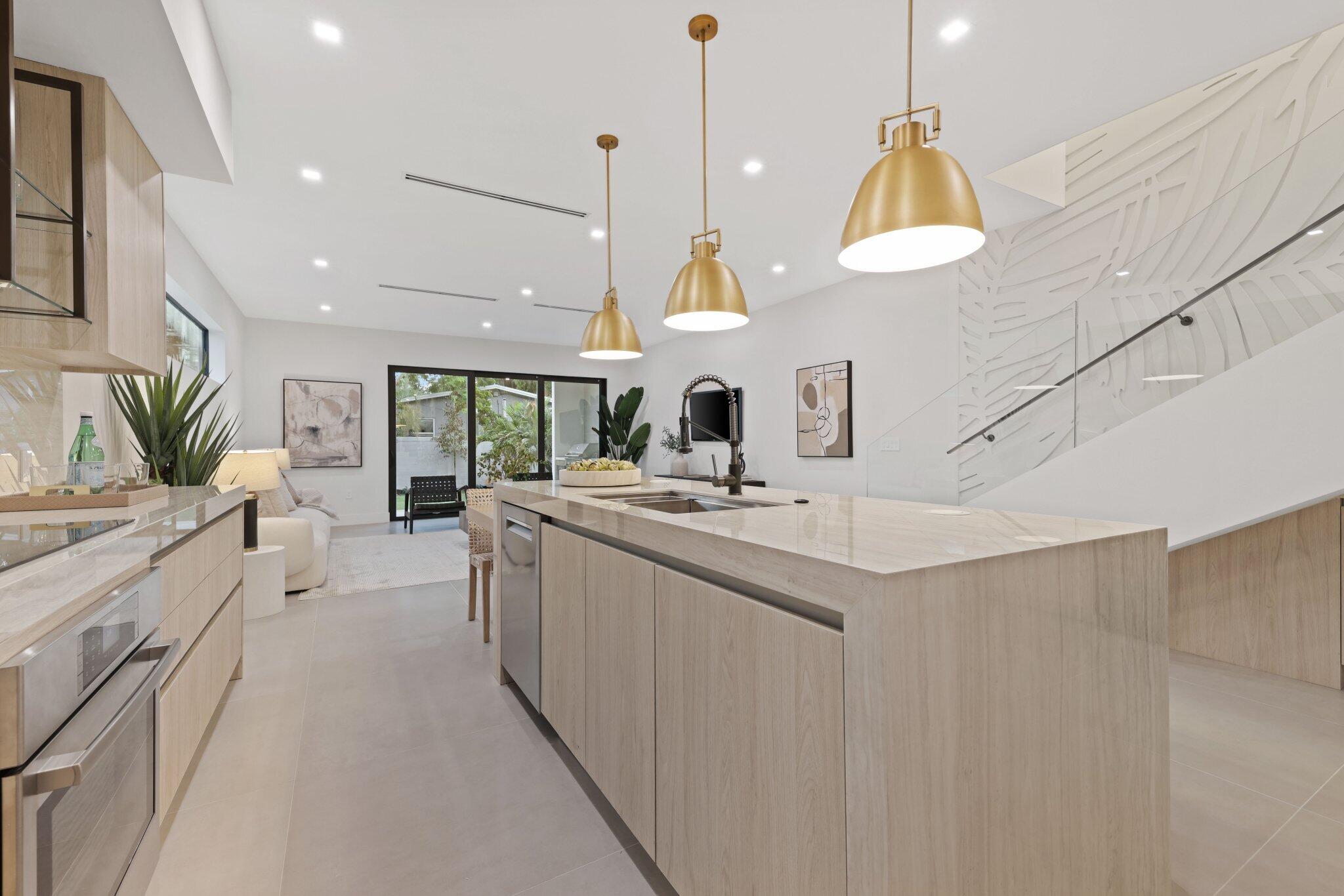 309 SW 14 Court