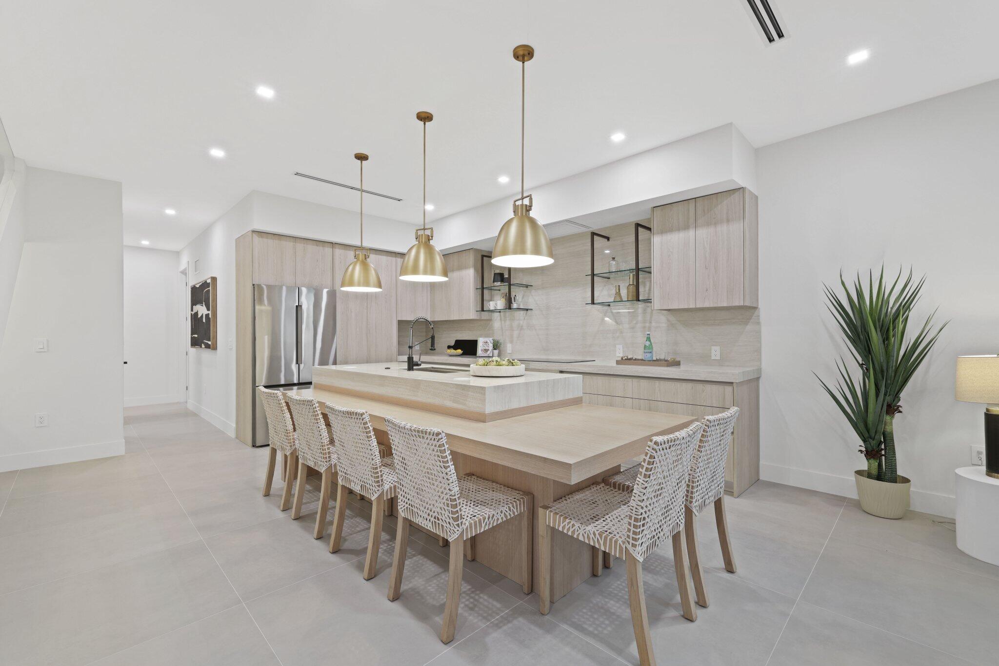309 SW 14 Court