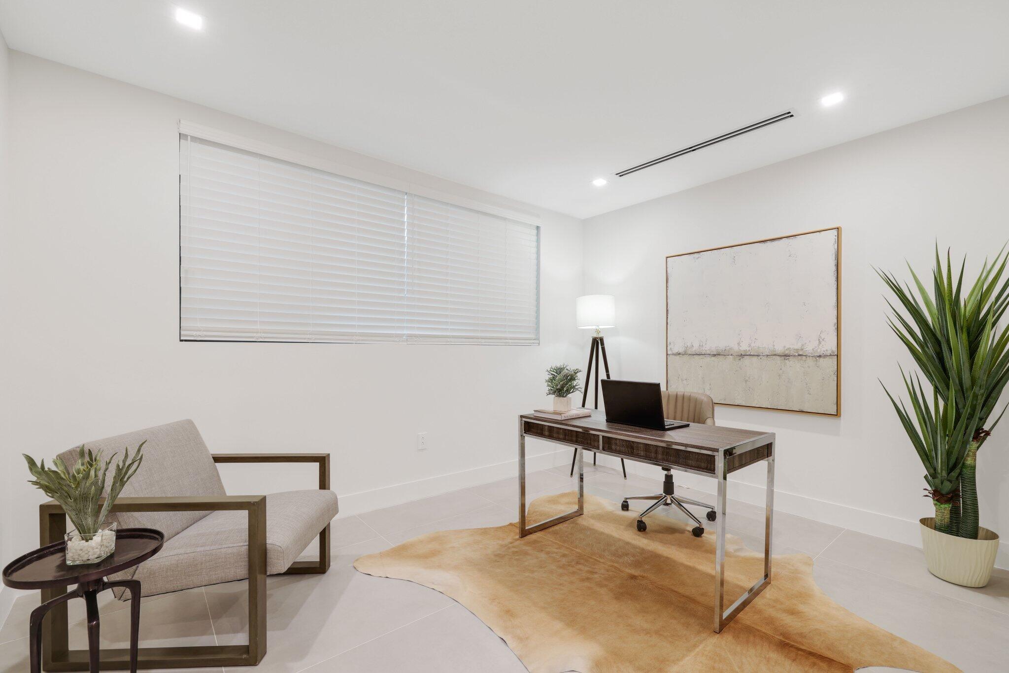 309 SW 14 Court