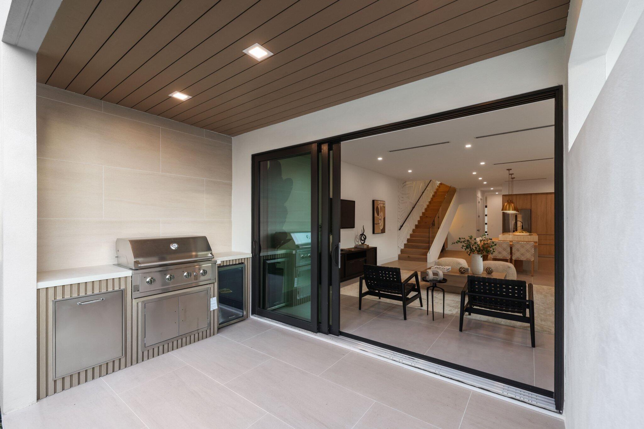309 SW 14 Court