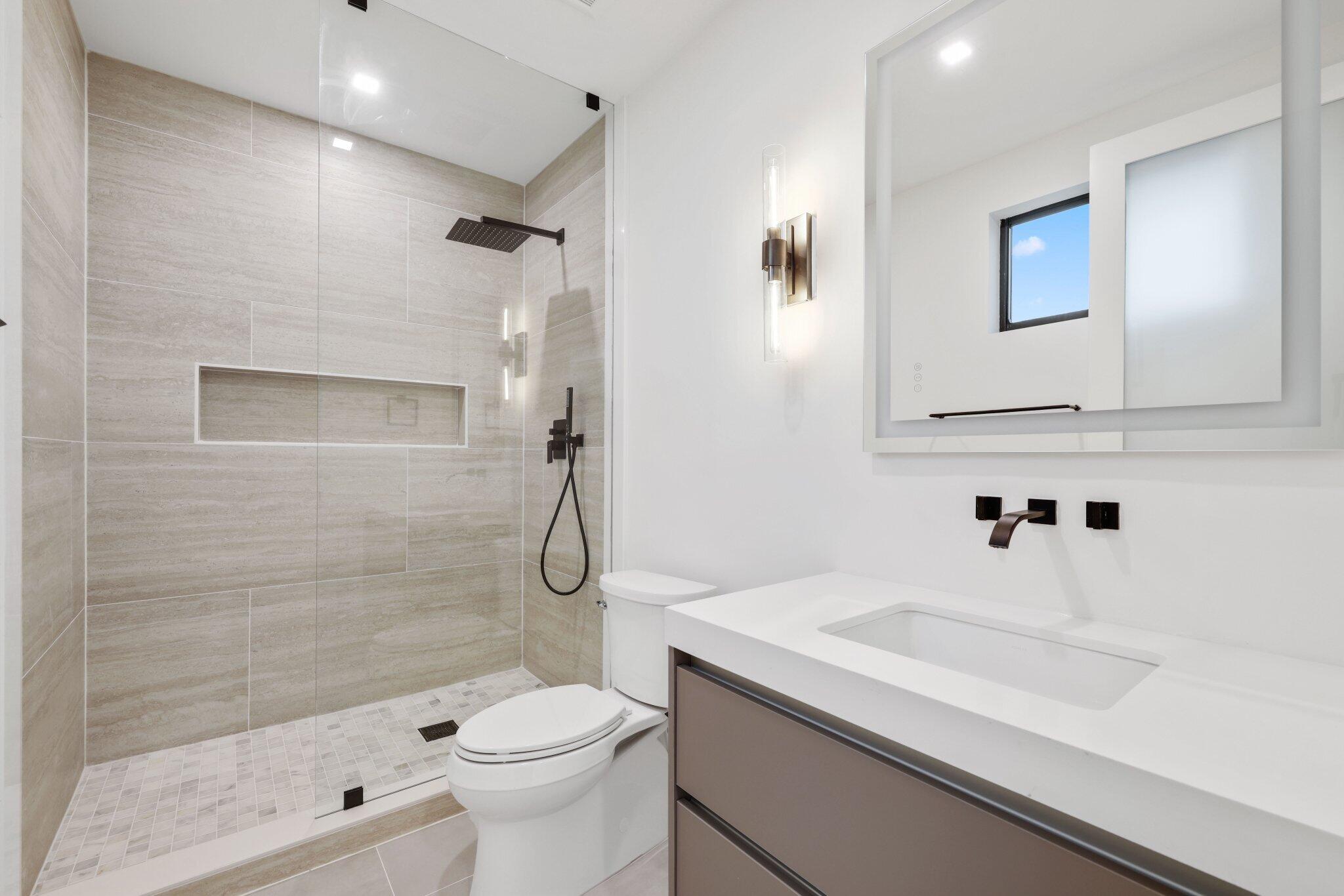 309 SW 14 Court
