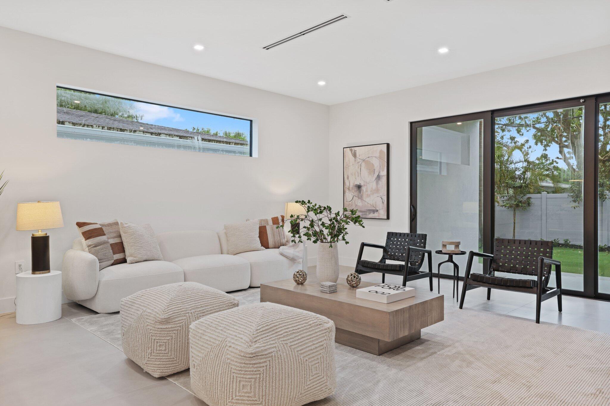 309 SW 14 Court