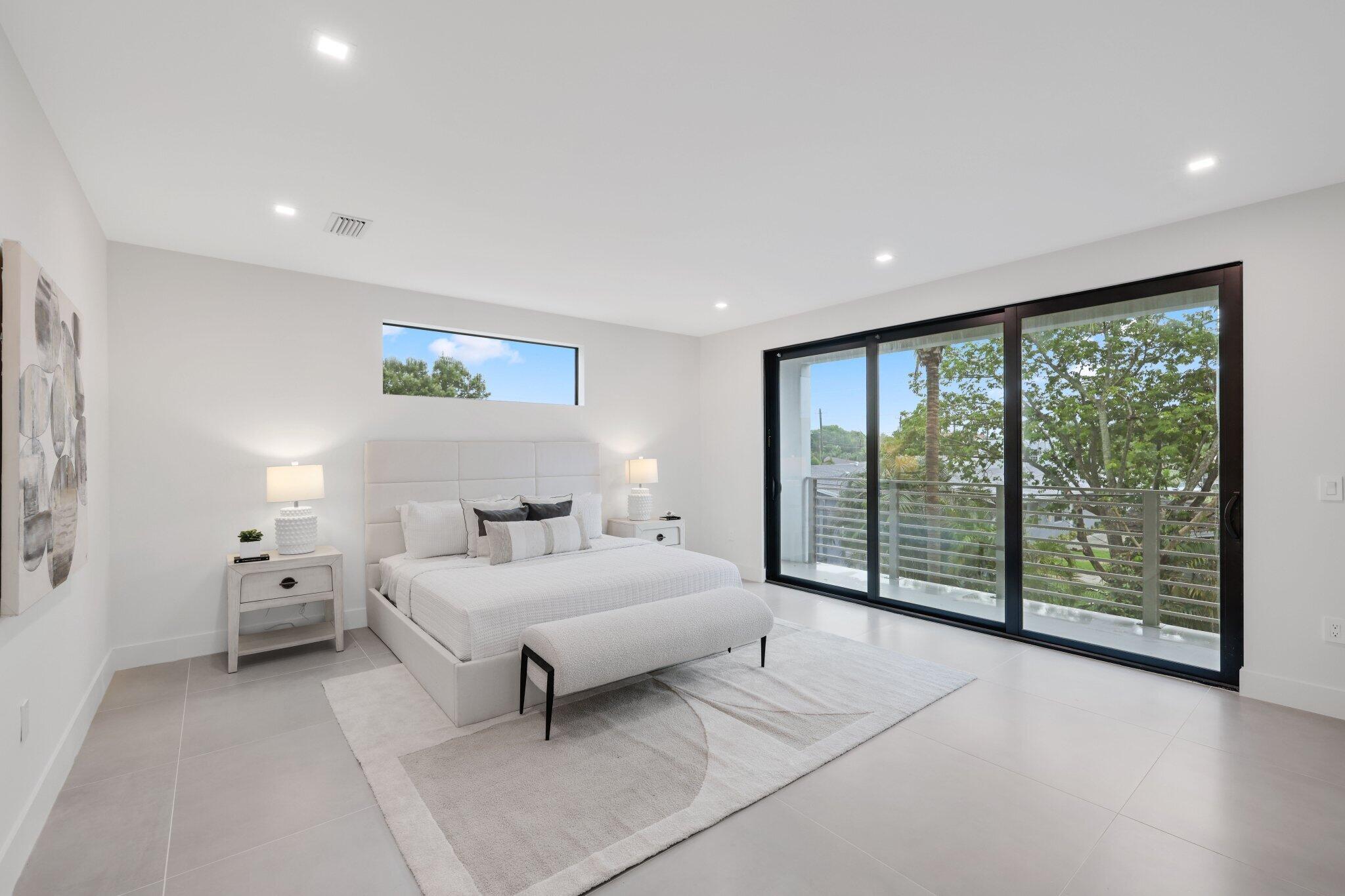 309 SW 14 Court