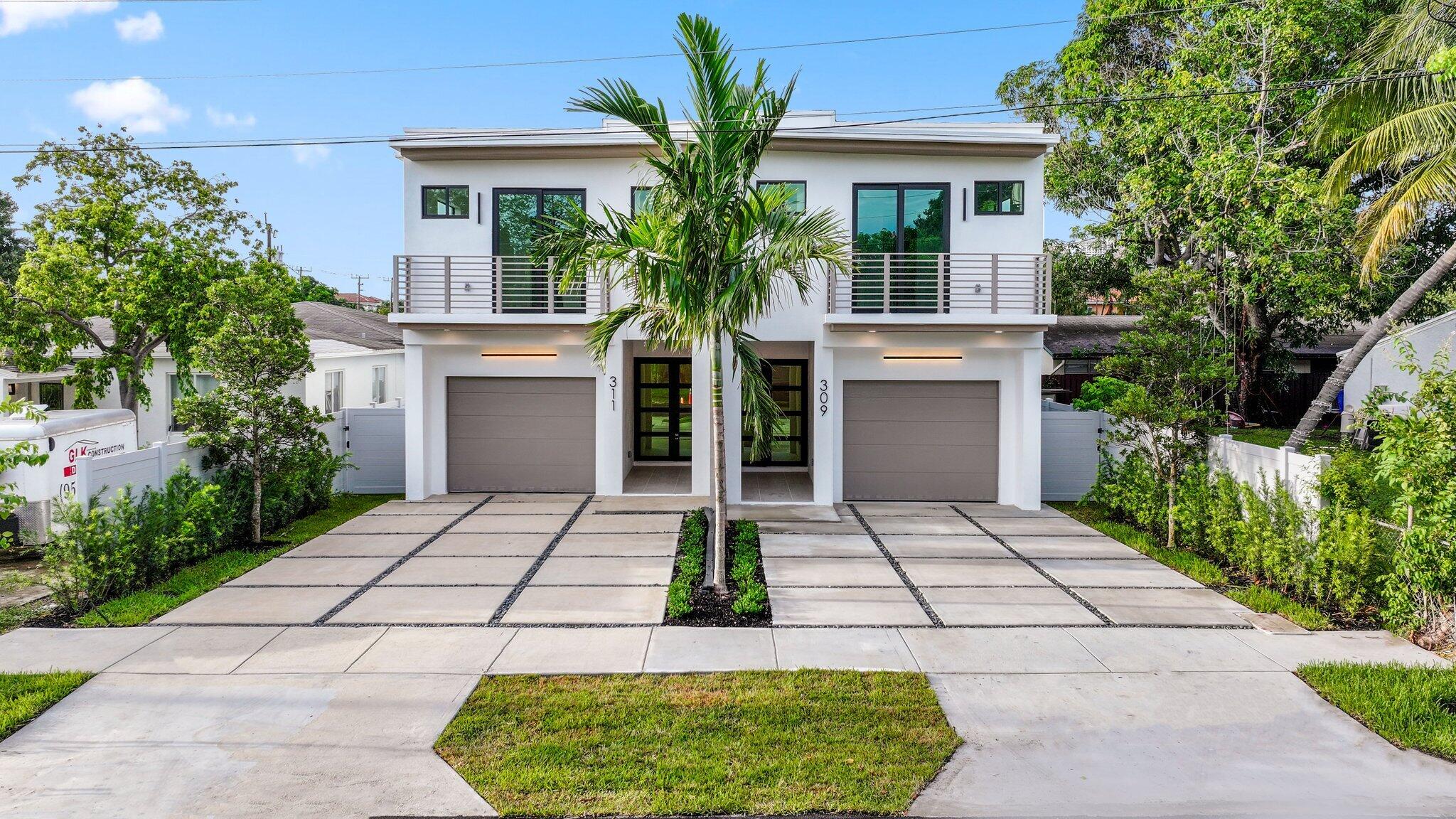 309 SW 14 Court