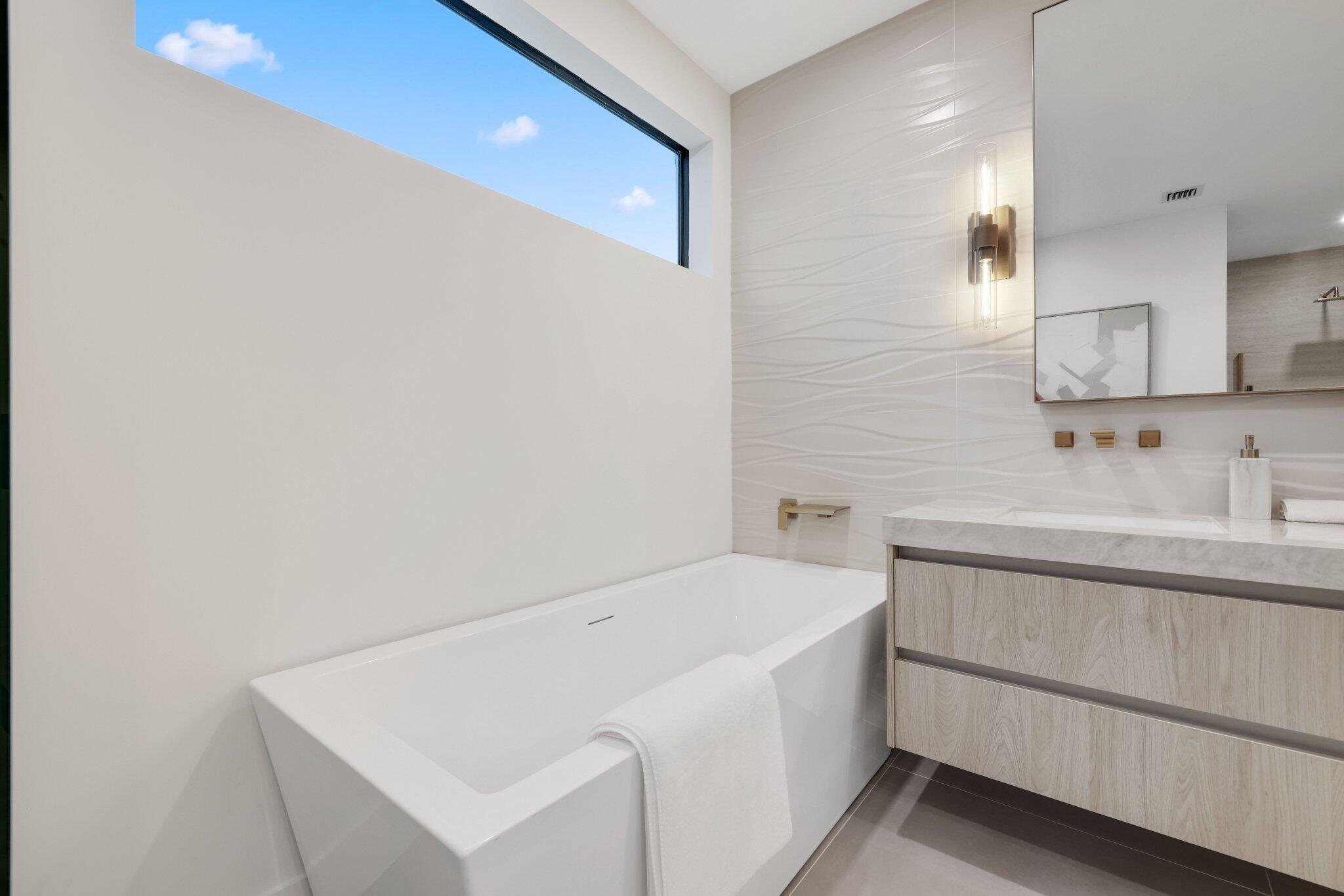 309 SW 14 Court