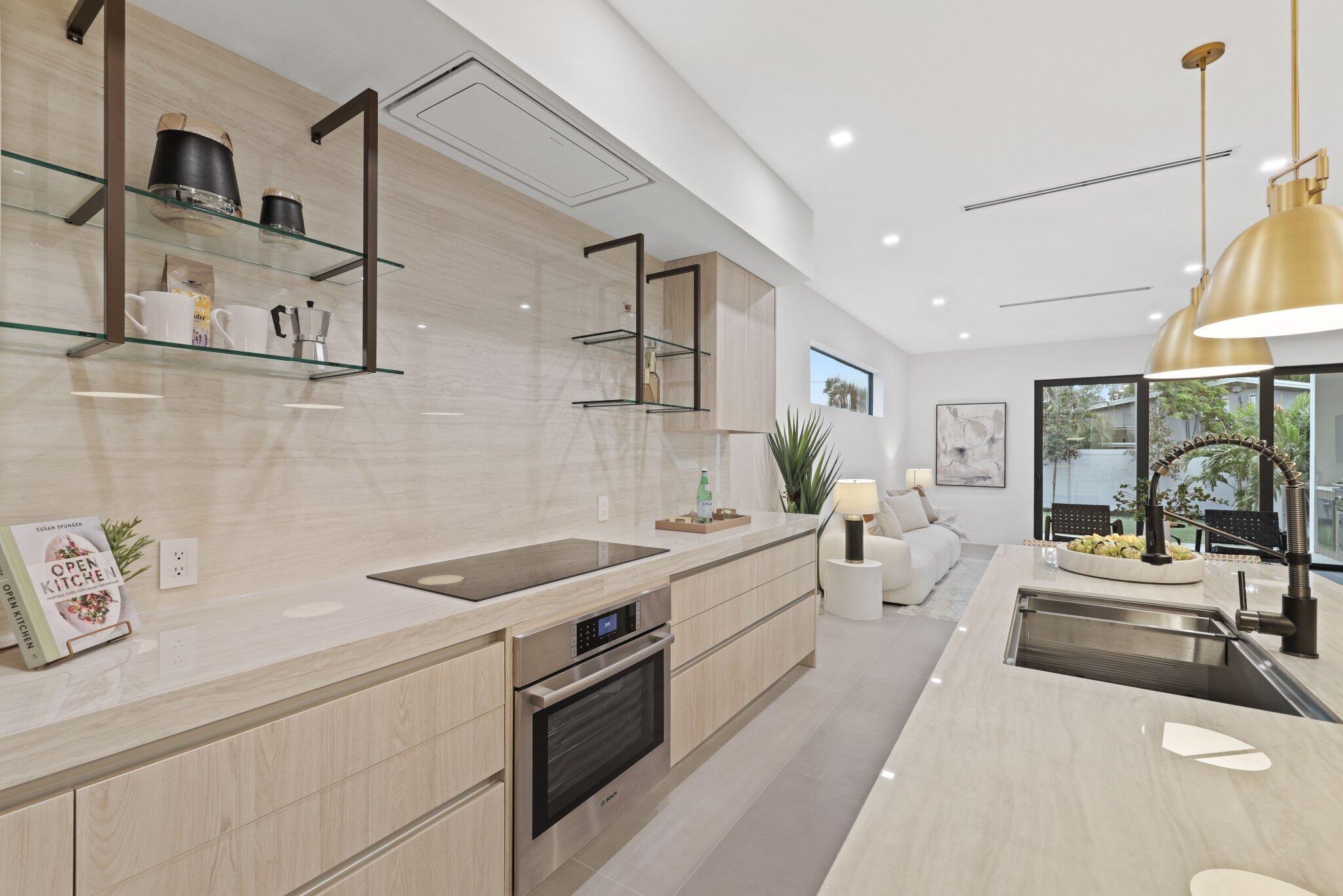 309 SW 14 Court