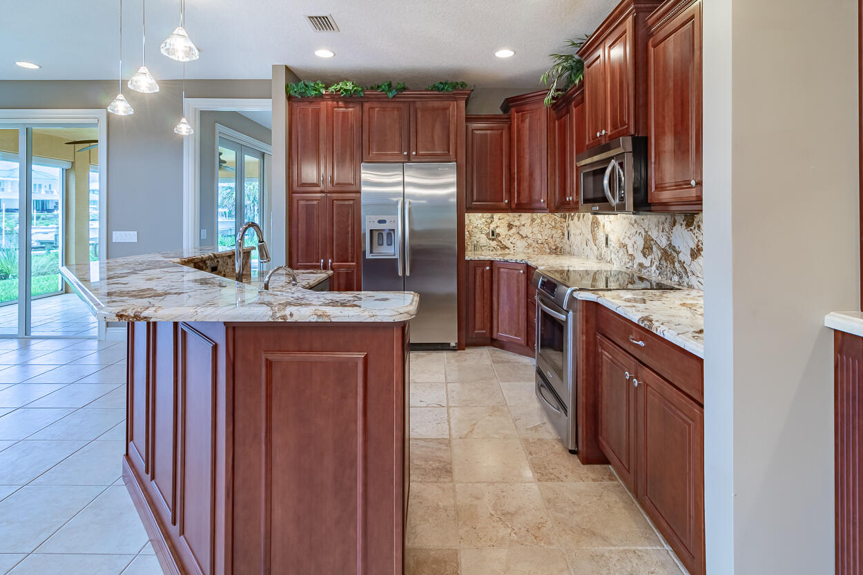 2440 SW Island Creek Trail