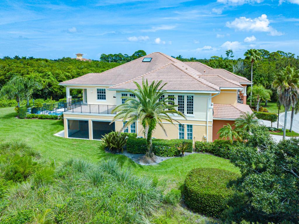 2440 SW Island Creek Trail