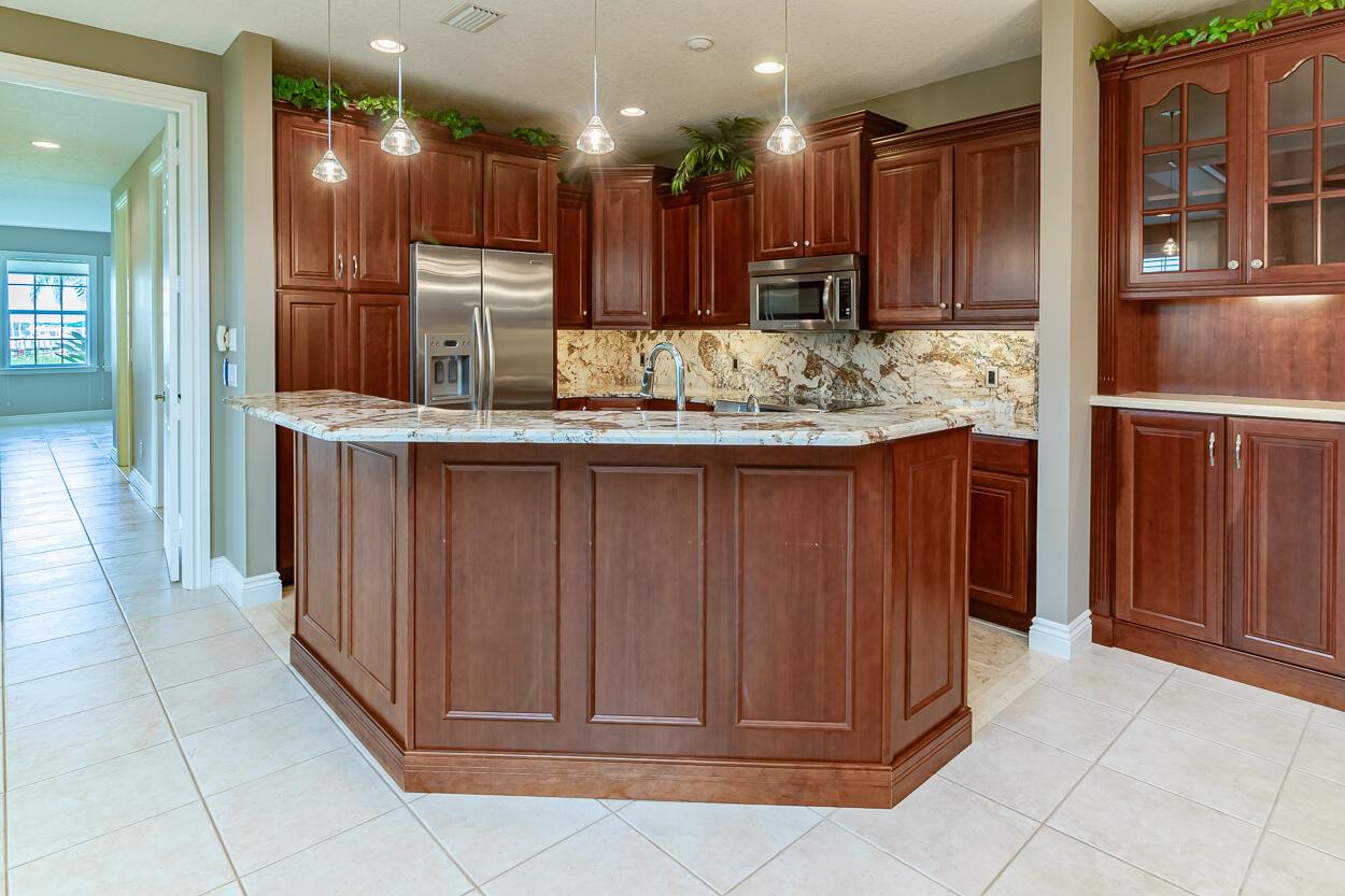 2440 SW Island Creek Trail