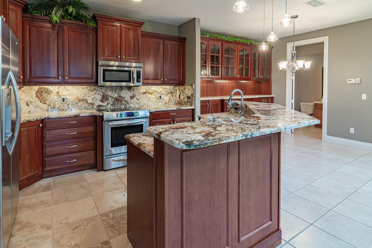 2440 SW Island Creek Trail